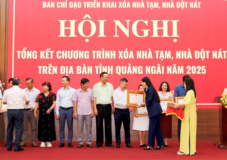 Hòa Phát hỗ trợ nhiều địa phương về đích sớm trong xóa nhà tạm, nhà dột nát- Ảnh 1. Hòa Phát hỗ trợ nhiều địa phương về đích sớm trong xóa nhà tạm, nhà dột nát- Ảnh 1.