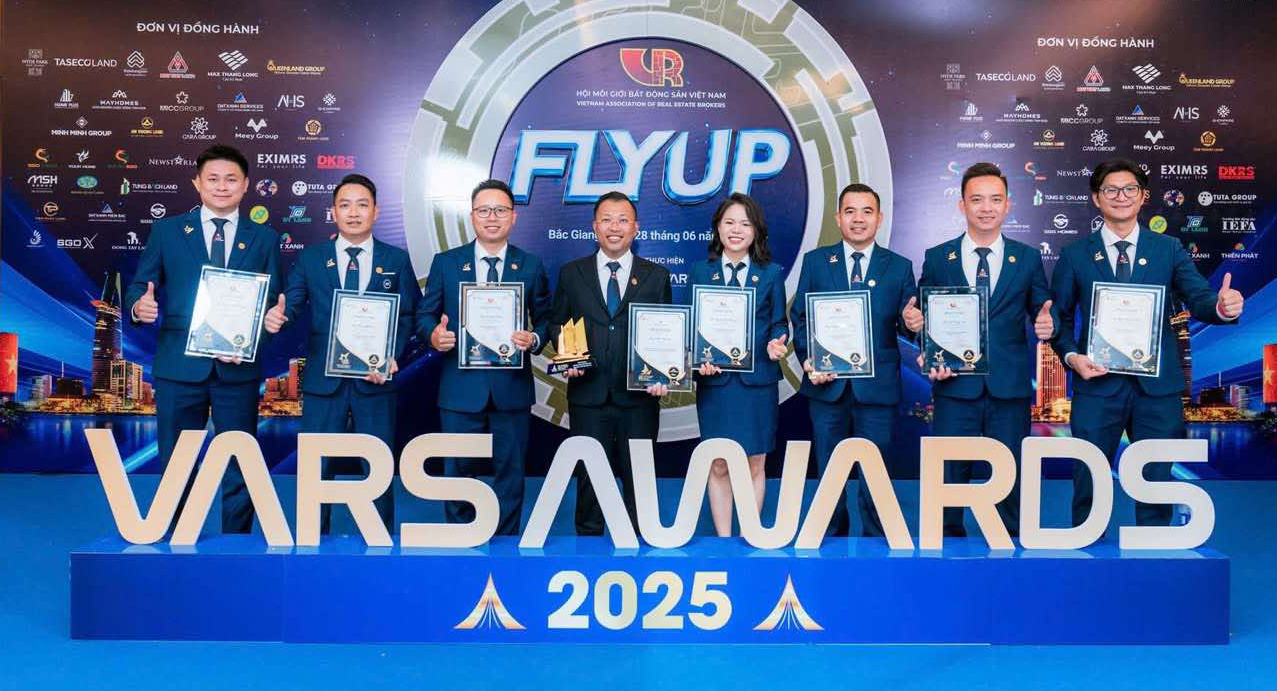 VARS AWARDS 2025: Tôn vinh doanh nghiệp, cá nhân xuất sắc trong nghề môi giới BĐS- Ảnh 2. VARS AWARDS 2025: Tôn vinh doanh nghiệp, cá nhân xuất sắc trong nghề môi giới BĐS- Ảnh 2.