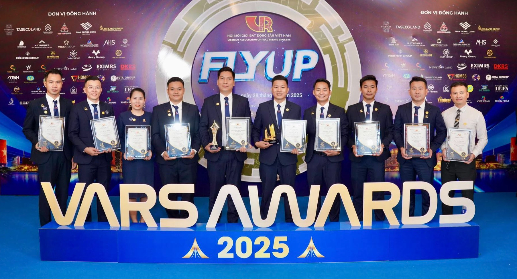 VARS AWARDS 2025: Tôn vinh doanh nghiệp, cá nhân xuất sắc trong nghề môi giới BĐS- Ảnh 3. VARS AWARDS 2025: Tôn vinh doanh nghiệp, cá nhân xuất sắc trong nghề môi giới BĐS- Ảnh 3.