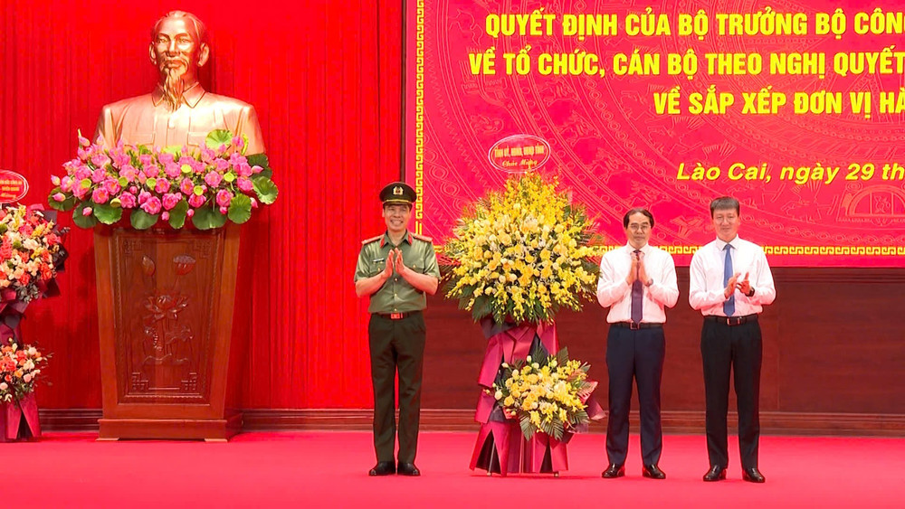 Đại tá Cao Minh Huyền giữ chức Giám đốc Công an tỉnh Lào Cai sau sáp nhập- Ảnh 1. Đại tá Cao Minh Huyền giữ chức Giám đốc Công an tỉnh Lào Cai sau sáp nhập- Ảnh 1.