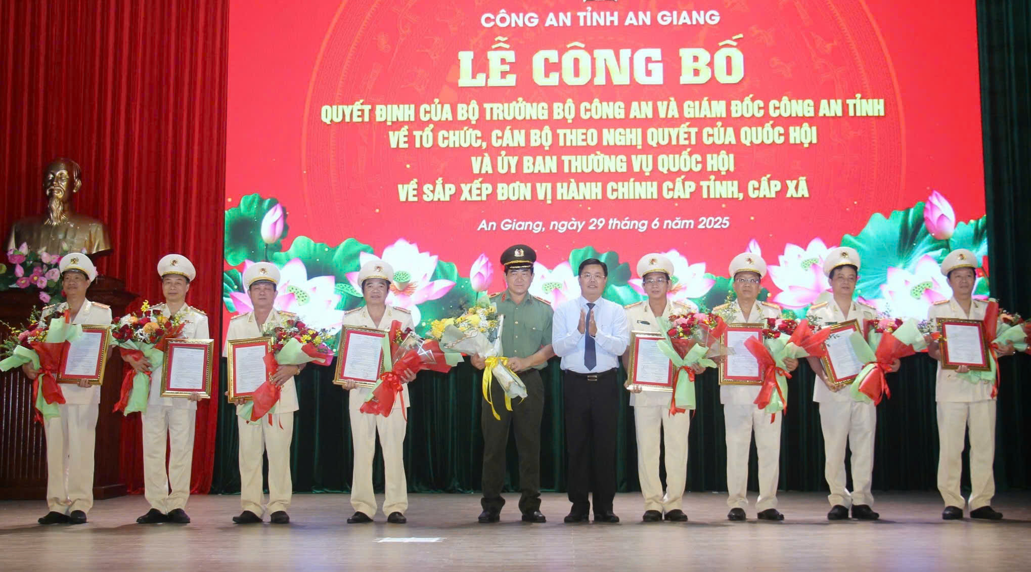 Công an tỉnh An Giang mới có 27 phòng chức năng, 102 công an xã, phường, đặc khu- Ảnh 1.