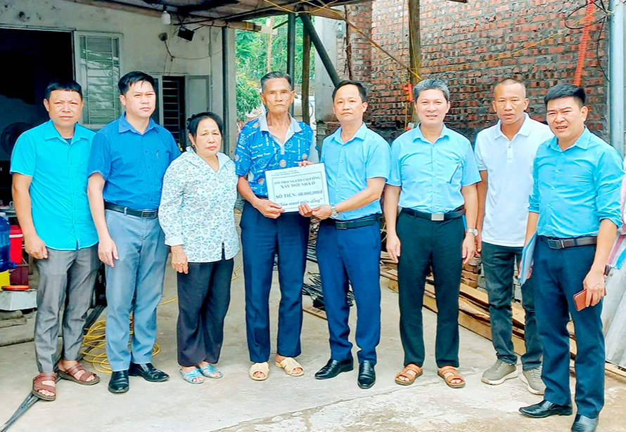 Vĩnh Phúc quan tâm xây dựng nhà ở cho người có công- Ảnh 1. Vĩnh Phúc quan tâm xây dựng nhà ở cho người có công- Ảnh 1.