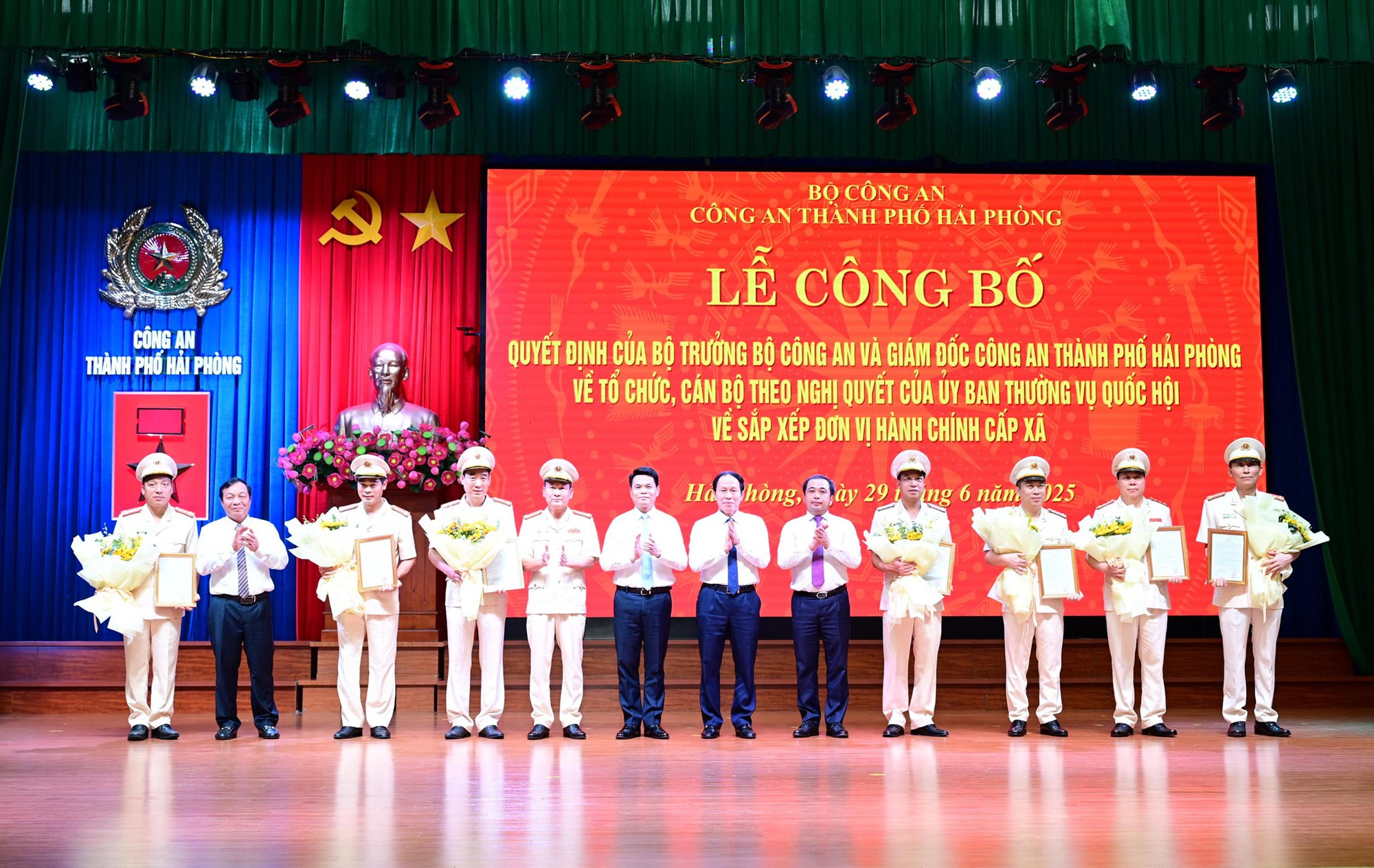 Công an TP Hải Phòng mới có 29 phòng nghiệp vụ, 114 công an xã, phường, đặc khu- Ảnh 2.
