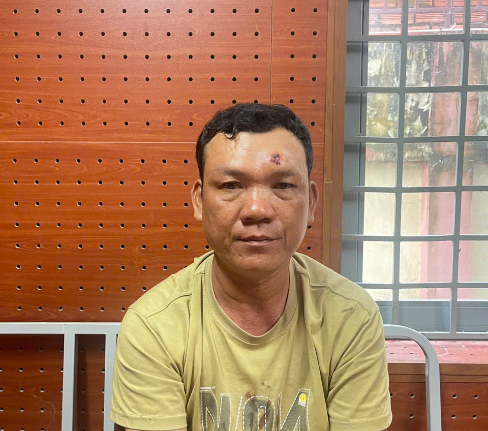 Cần Thơ: Bắt 10 đối tượng, thu giữ gần 2,7kg ma túy, 1 khẩu súng- Ảnh 2. Cần Thơ: Bắt 10 đối tượng, thu giữ gần 2,7kg ma túy, 1 khẩu súng- Ảnh 2.