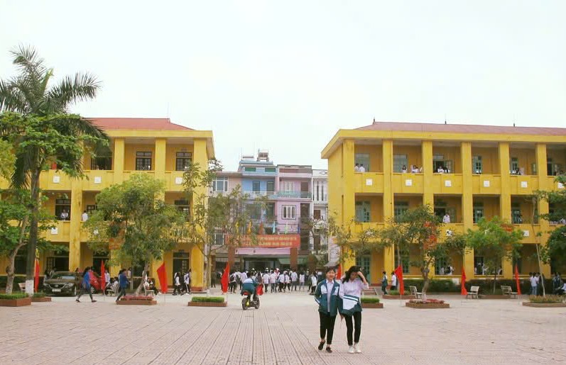 Kỳ thi THPT 2025: Hơn 1,1 triệu thí sinh tham dự, có nhiều điều chỉnh mới được áp dụng- Ảnh 1.