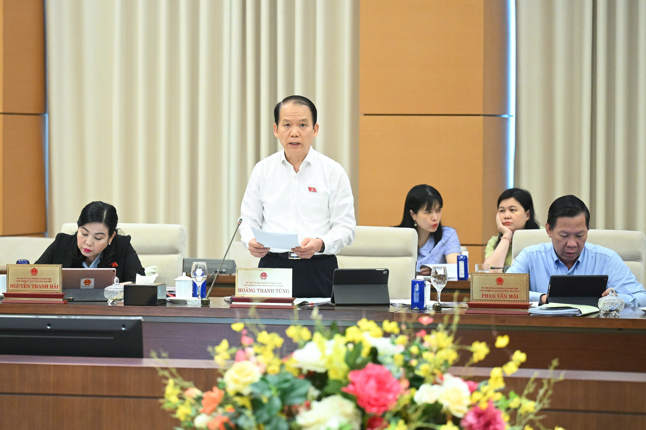 Đề xuất ký hợp đồng với doanh nhân tiêu biểu làm nhiệm vụ công chức lãnh đạo- Ảnh 2. Đề xuất ký hợp đồng với doanh nhân tiêu biểu làm nhiệm vụ công chức lãnh đạo- Ảnh 2.