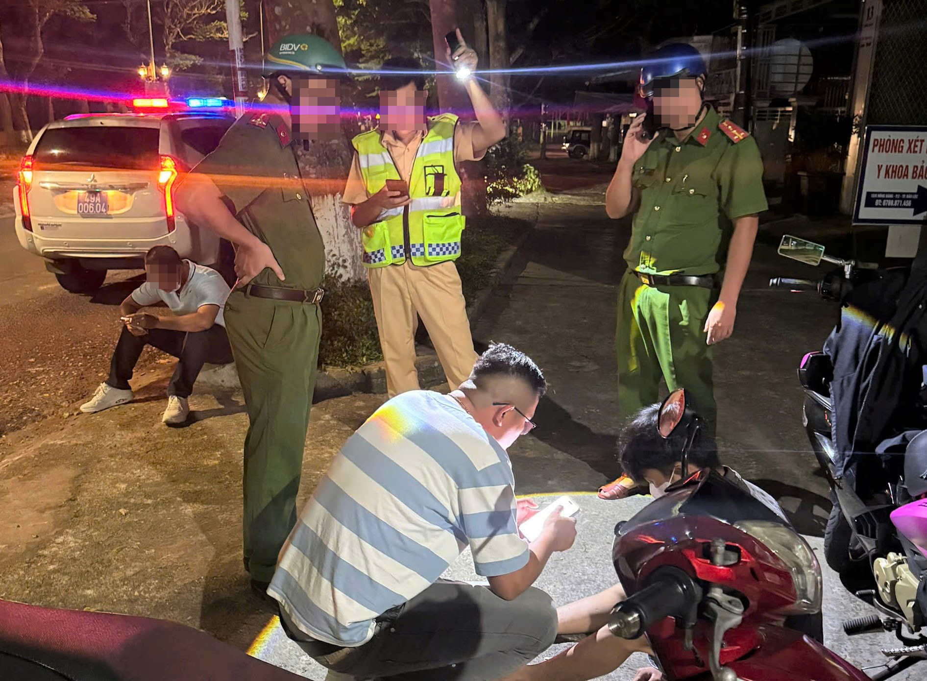 Cựu công an lĩnh án vì đưa tiền cho tội phạm mua ma túy để bắt giữ, lập công- Ảnh 1. Cựu công an lĩnh án vì đưa tiền cho tội phạm mua ma túy để bắt giữ, lập công- Ảnh 1.