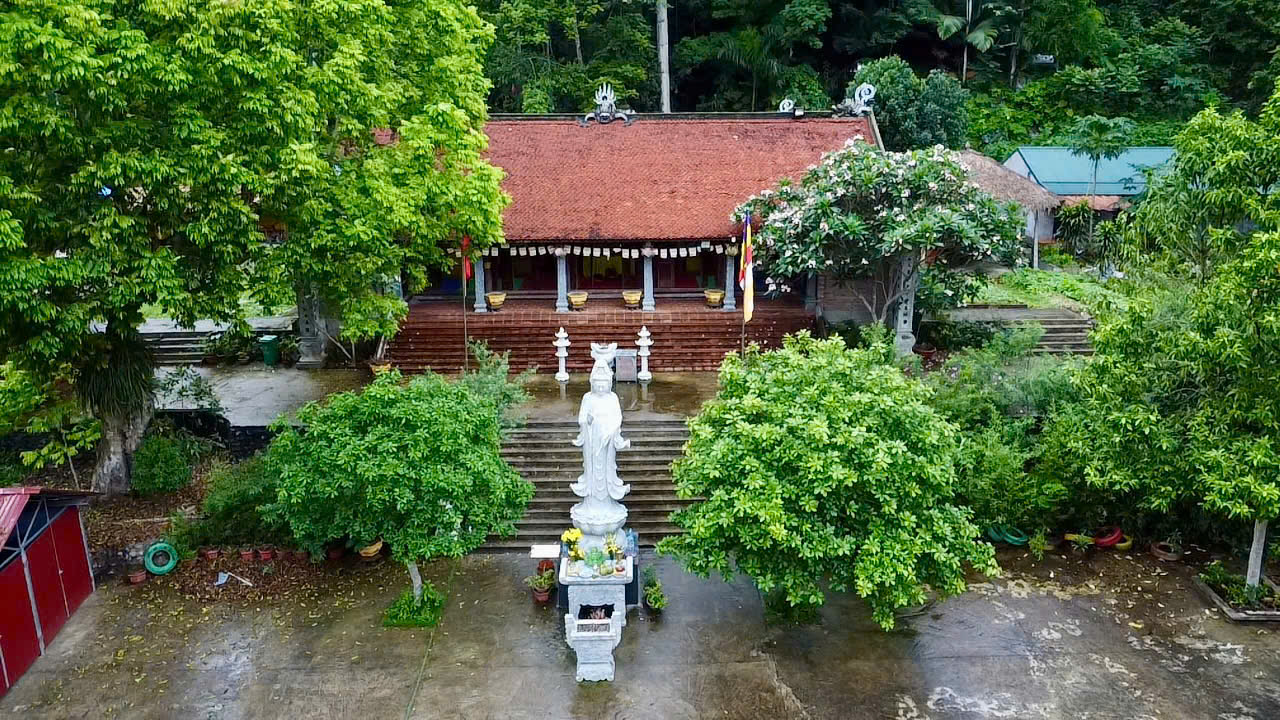 Bên trong ngôi chùa cổ nơi sư thầy livestream thu hút hàng triệu người- Ảnh 1. Bên trong ngôi chùa cổ nơi sư thầy livestream thu hút hàng triệu người- Ảnh 1.