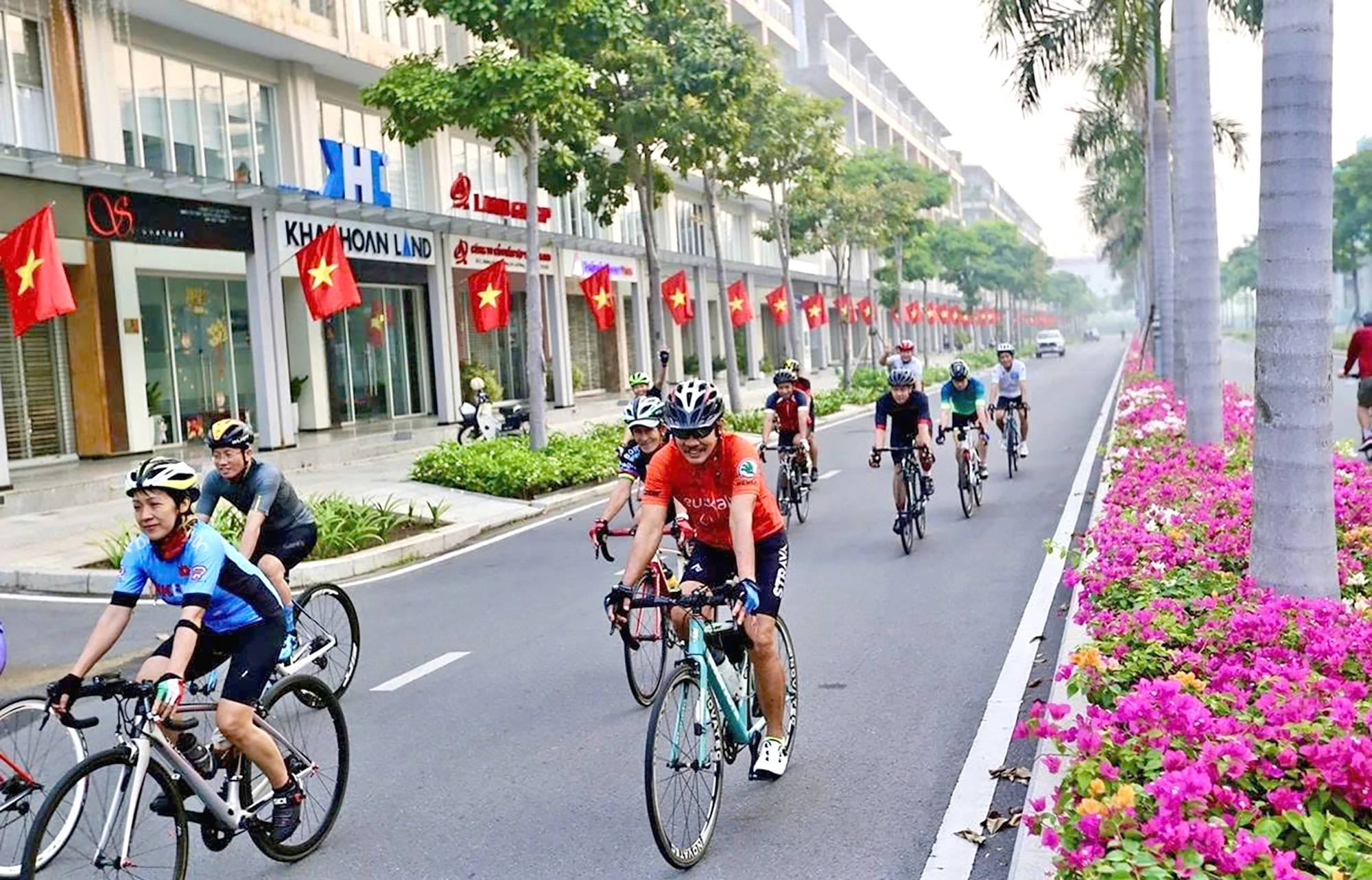 Xe đạp thể thao ngày càng được ưa chuộng- Ảnh 1. Xe đạp thể thao ngày càng được ưa chuộng- Ảnh 1.