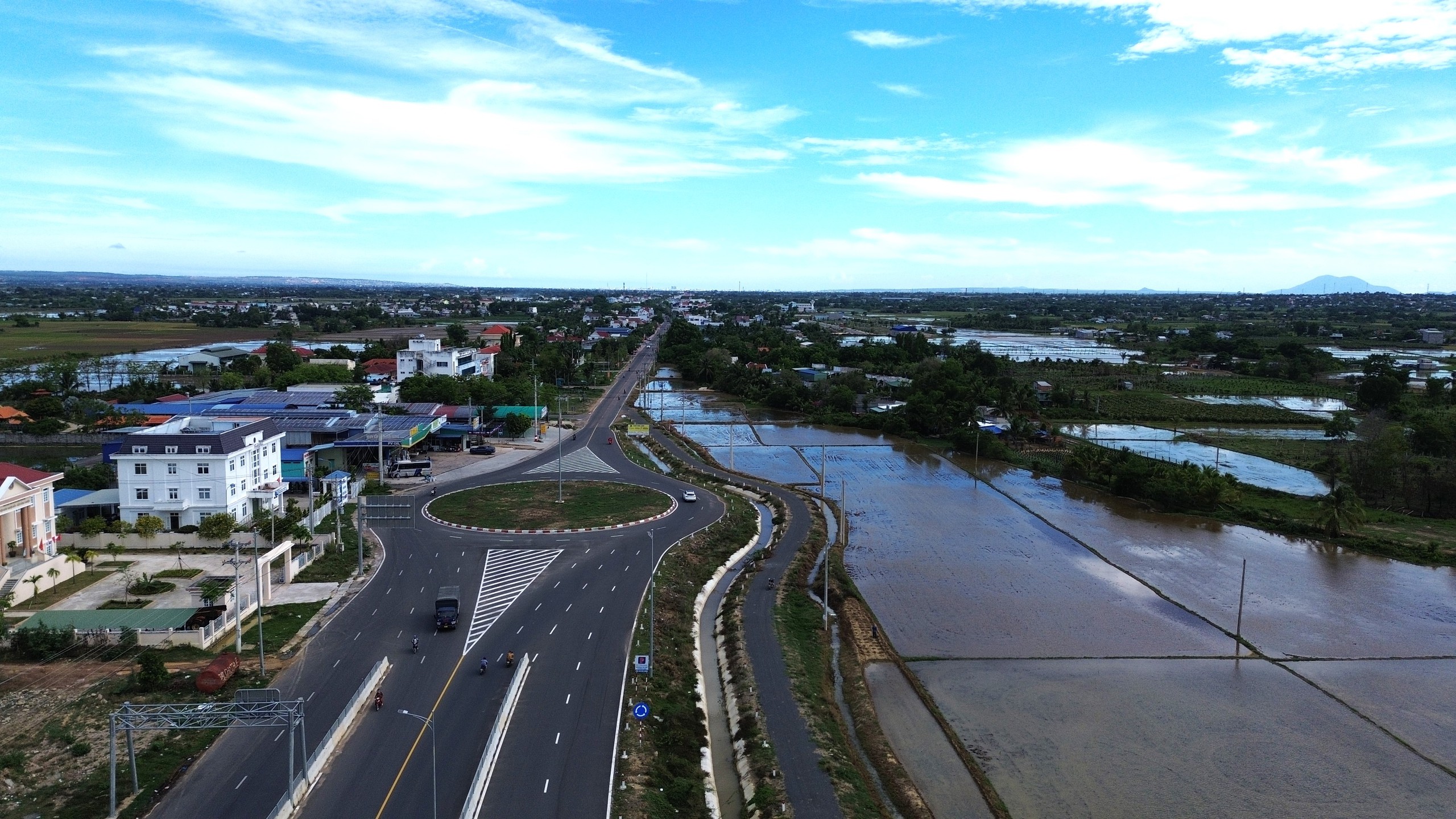 Hiện trạng các tuyến quốc lộ nối Bình Thuận - Lâm Đồng- Ảnh 1. Hiện trạng các tuyến quốc lộ nối Bình Thuận - Lâm Đồng- Ảnh 1.