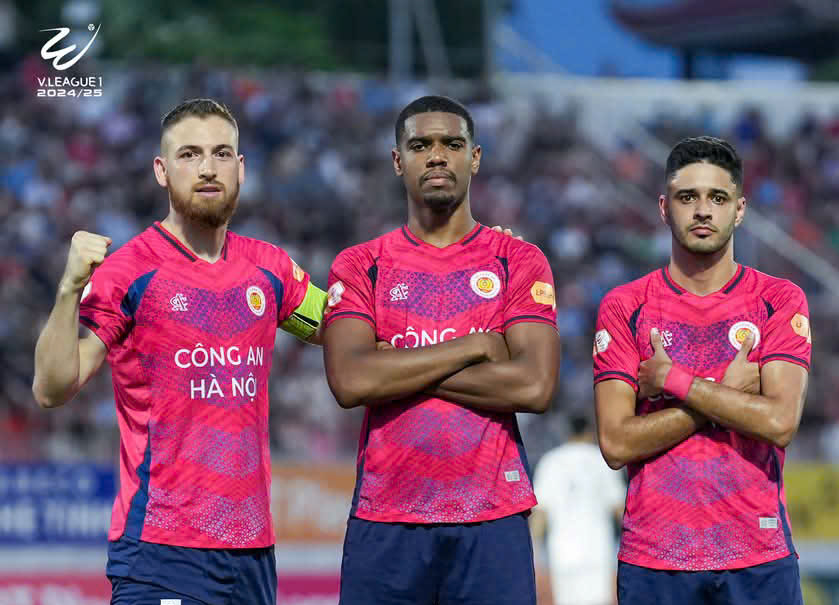 V-League: Thua thảm CAHN, Bình Định đối diện nguy cơ xuống hạng- Ảnh 1. V-League: Thua thảm CAHN, Bình Định đối diện nguy cơ xuống hạng- Ảnh 1.