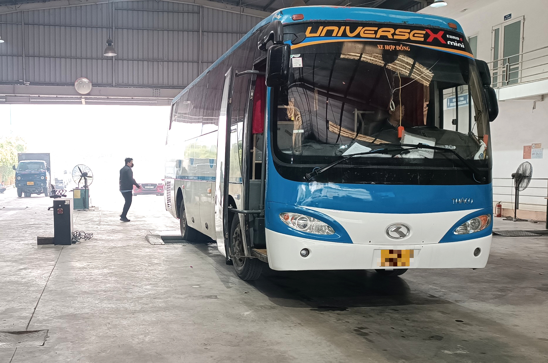Kiến nghị gỡ khó hàng trăm nghìn xe kinh doanh vận tải vướng đăng kiểm- Ảnh 1. Kiến nghị gỡ khó hàng trăm nghìn xe kinh doanh vận tải vướng đăng kiểm- Ảnh 1.