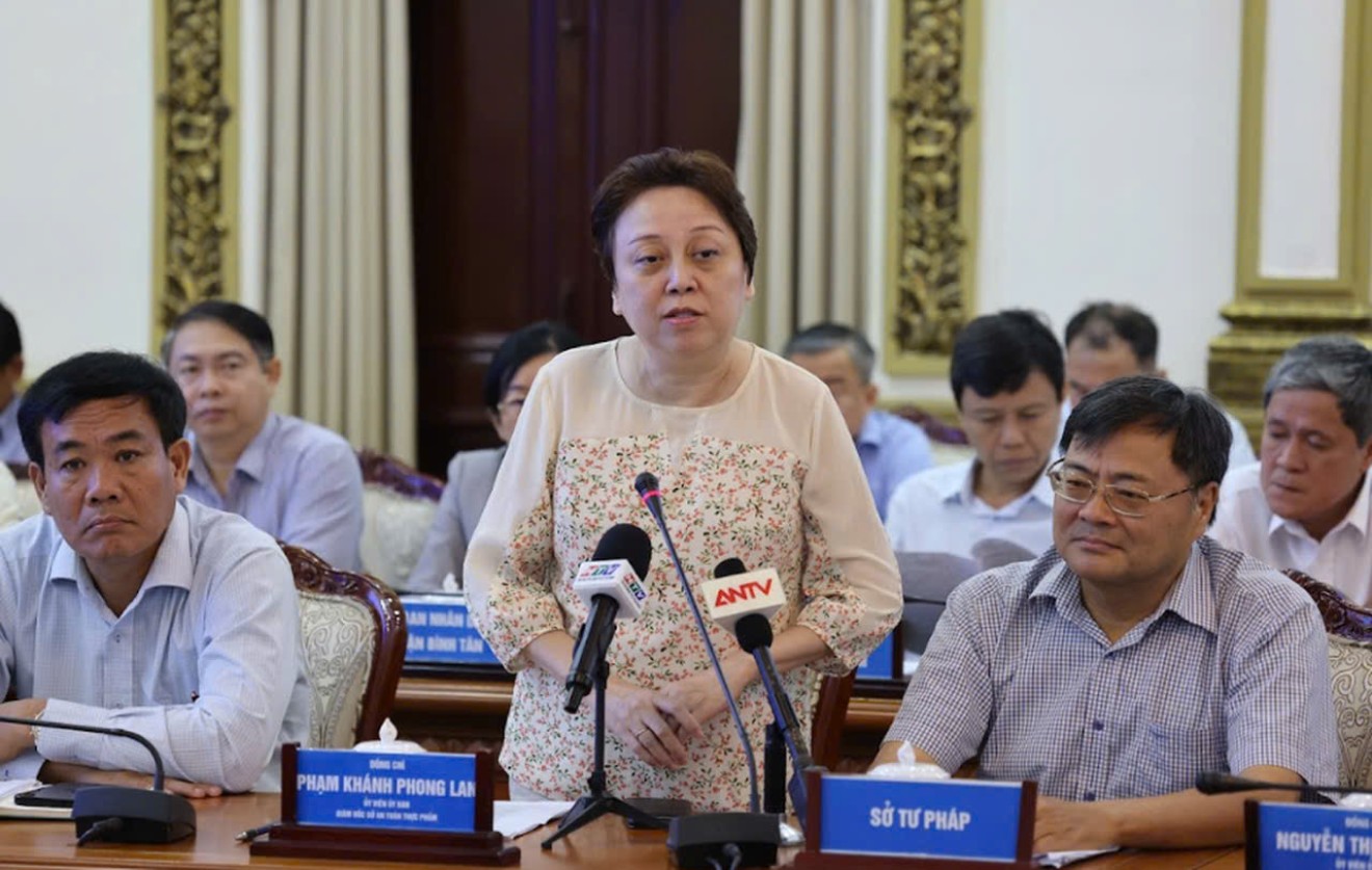 Chủ tịch TP.HCM yêu cầu quyết liệt truy quét thực phẩm giả, hàng nhái- Ảnh 1. Chủ tịch TP.HCM yêu cầu quyết liệt truy quét thực phẩm giả, hàng nhái- Ảnh 1.