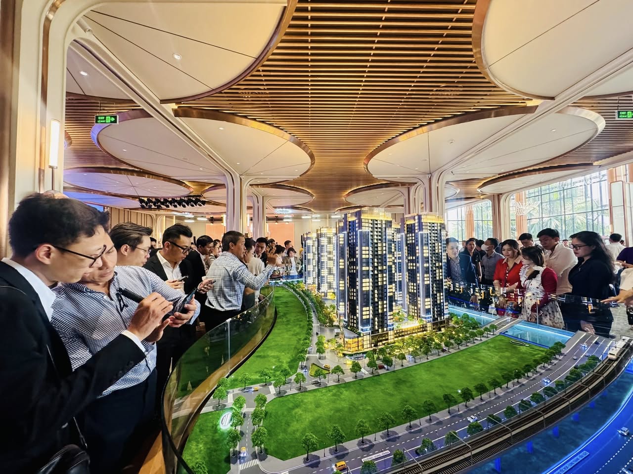 VNREA đề nghị doanh nghiệp cơ cấu giá nhà phù hợp với người có thu nhập trung bình- Ảnh 2. VNREA đề nghị doanh nghiệp cơ cấu giá nhà phù hợp với người có thu nhập trung bình- Ảnh 2.