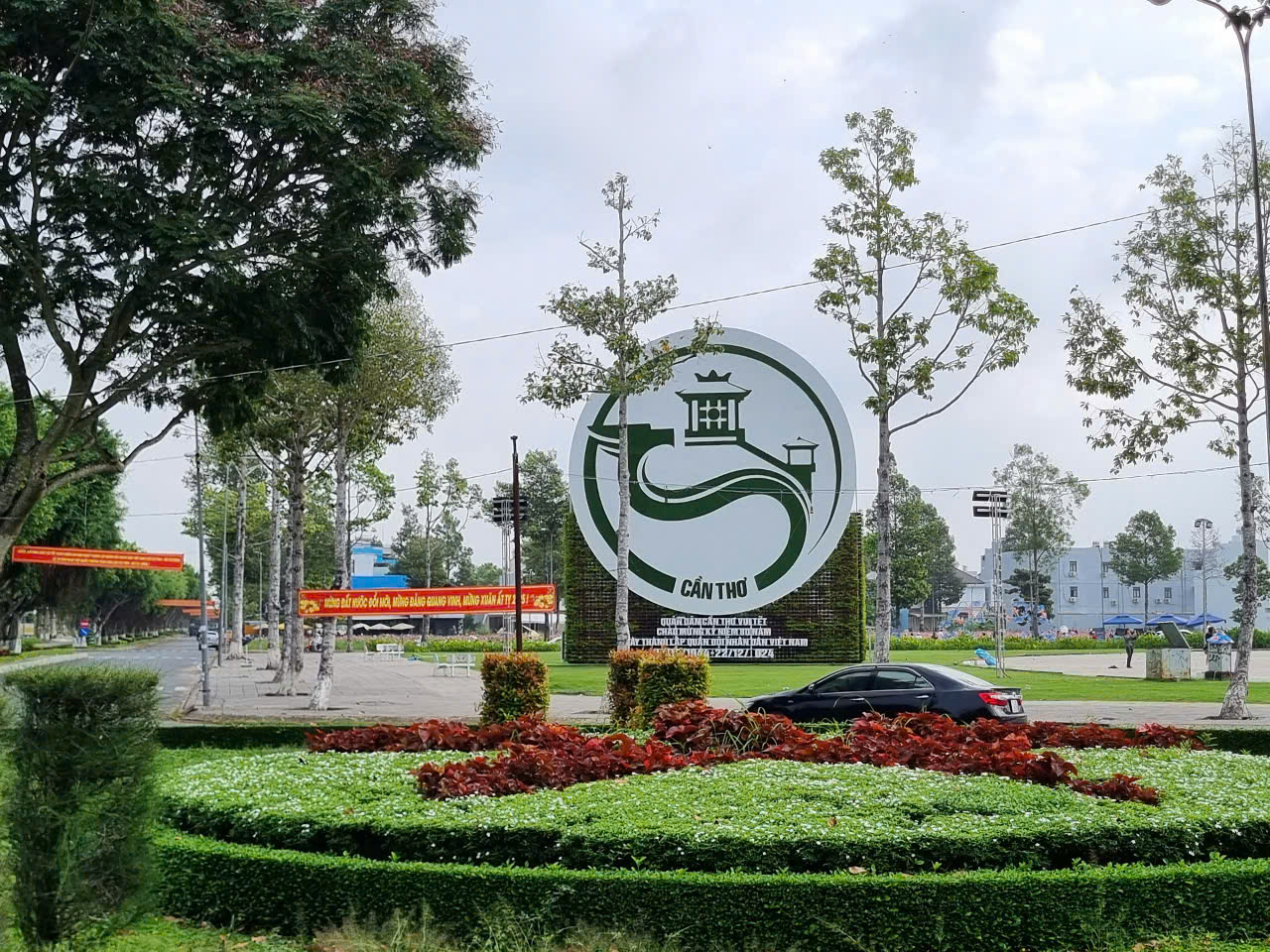Cần Thơ hấp dẫn ra sao nếu chỉ mất một giờ di chuyển từ TP.HCM?- Ảnh 3. Bình Thủy 2