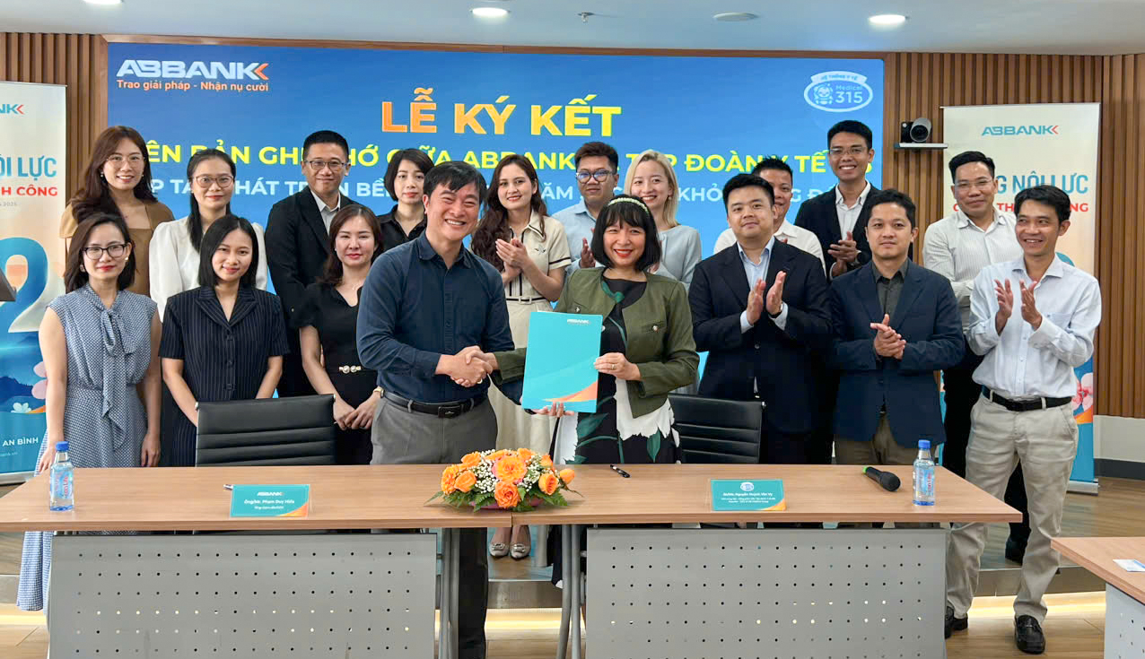 ABBANK và Y tế 315 ký kết hợp tác, thiết lập một mô hình tiên phong kết nối giữa y tế – tài chính – công nghệ, đóng góp vào hệ sinh thái phát triển bền vững ABBANK và Y tế 315 ký kết hợp tác, thiết lập một mô hình tiên phong kết nối giữa y tế – tài chính – công nghệ, đóng góp vào hệ sinh thái phát triển bền vững