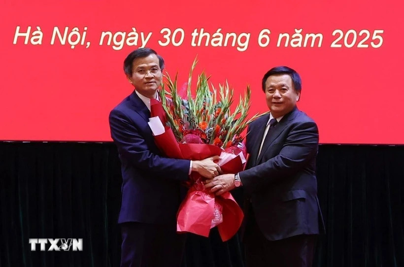 Bộ Chính trị, Thủ tướng bổ nhiệm nhân sự mới tại nhiều cơ quan quan trọng- Ảnh 2. Bộ Chính trị, Thủ tướng bổ nhiệm nhân sự mới tại nhiều cơ quan quan trọng- Ảnh 2.