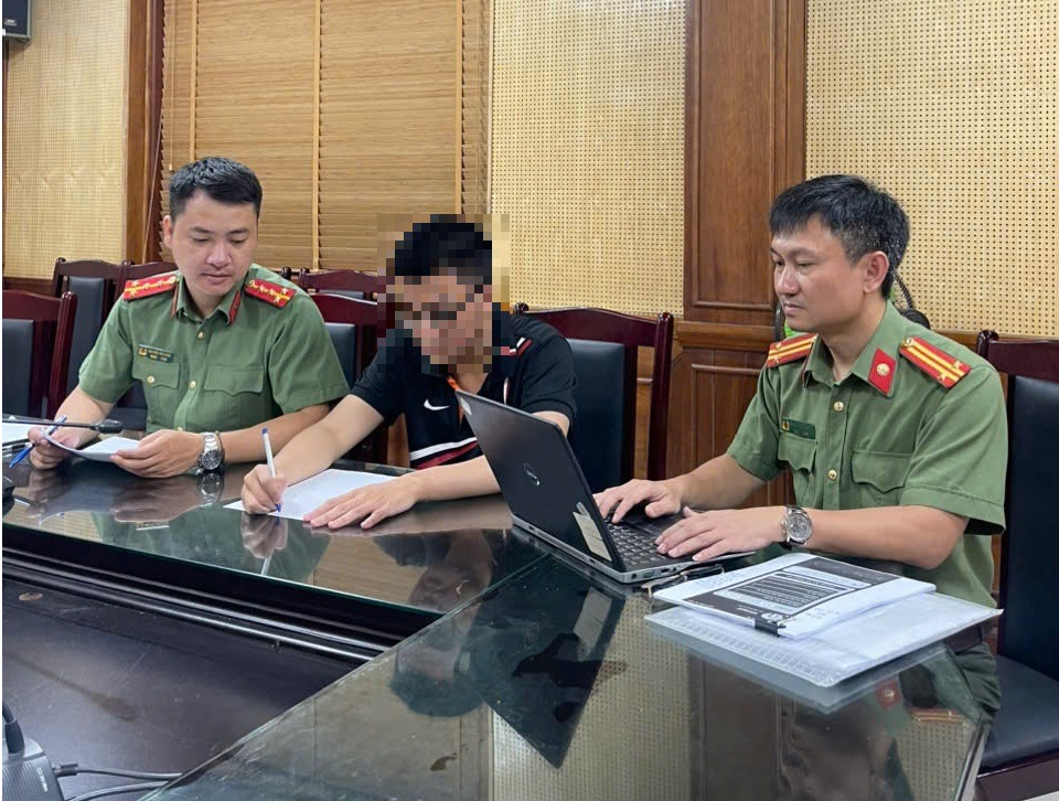 Khởi tố vụ án làm lộ đề thi tốt nghiệp THPT năm 2025- Ảnh 1. Khởi tố vụ án làm lộ đề thi tốt nghiệp THPT năm 2025- Ảnh 1.