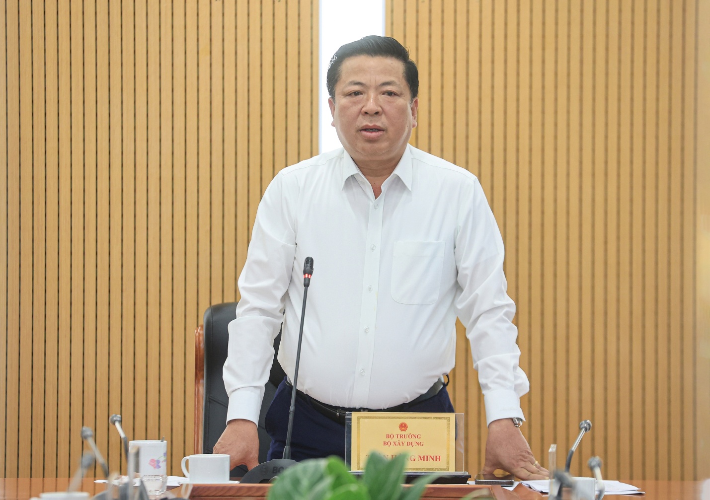 Tackle bottlenecks, ensure the groundbreaking of Lao Cai - Ha Noi - Hai Phong railway- Ảnh 1.