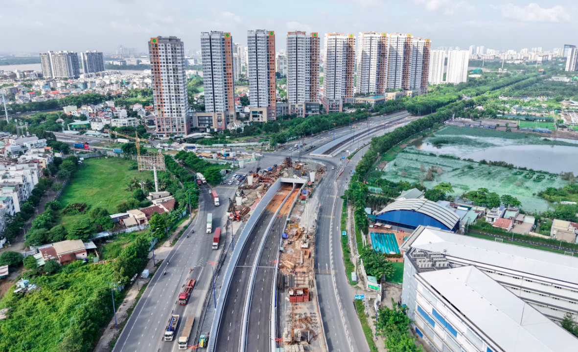 Cận cảnh hầm chui tại nút giao lớn nhất TP.HCM chính thức thông xe- Ảnh 1. Cận cảnh hầm chui tại nút giao lớn nhất TP.HCM chính thức thông xe- Ảnh 1.