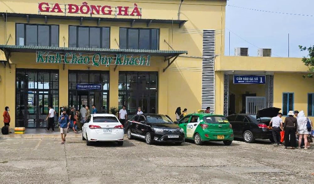 Vì sao đoàn tàu tuyến Đông Hà - Đồng Hới chưa hoạt động từ sáng 1/7 như dự kiến?- Ảnh 1. Vì sao đoàn tàu tuyến Đông Hà - Đồng Hới chưa hoạt động từ sáng 1/7 như dự kiến?- Ảnh 1.