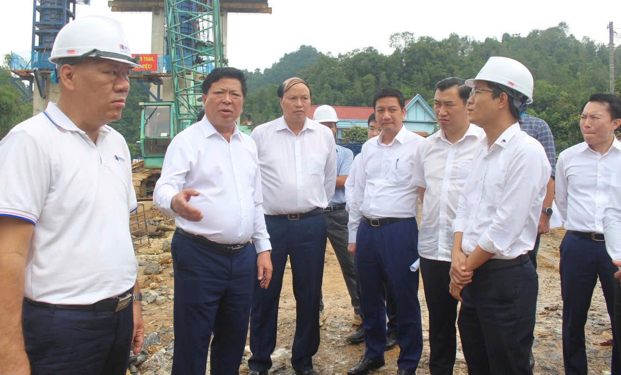 Khắc phục khó khăn, bảo đảm thông tuyến cao tốc Đồng Đăng - Trà Lĩnh trong năm 2025- Ảnh 1. Khắc phục khó khăn, bảo đảm thông tuyến cao tốc Đồng Đăng - Trà Lĩnh trong năm 2025- Ảnh 1.