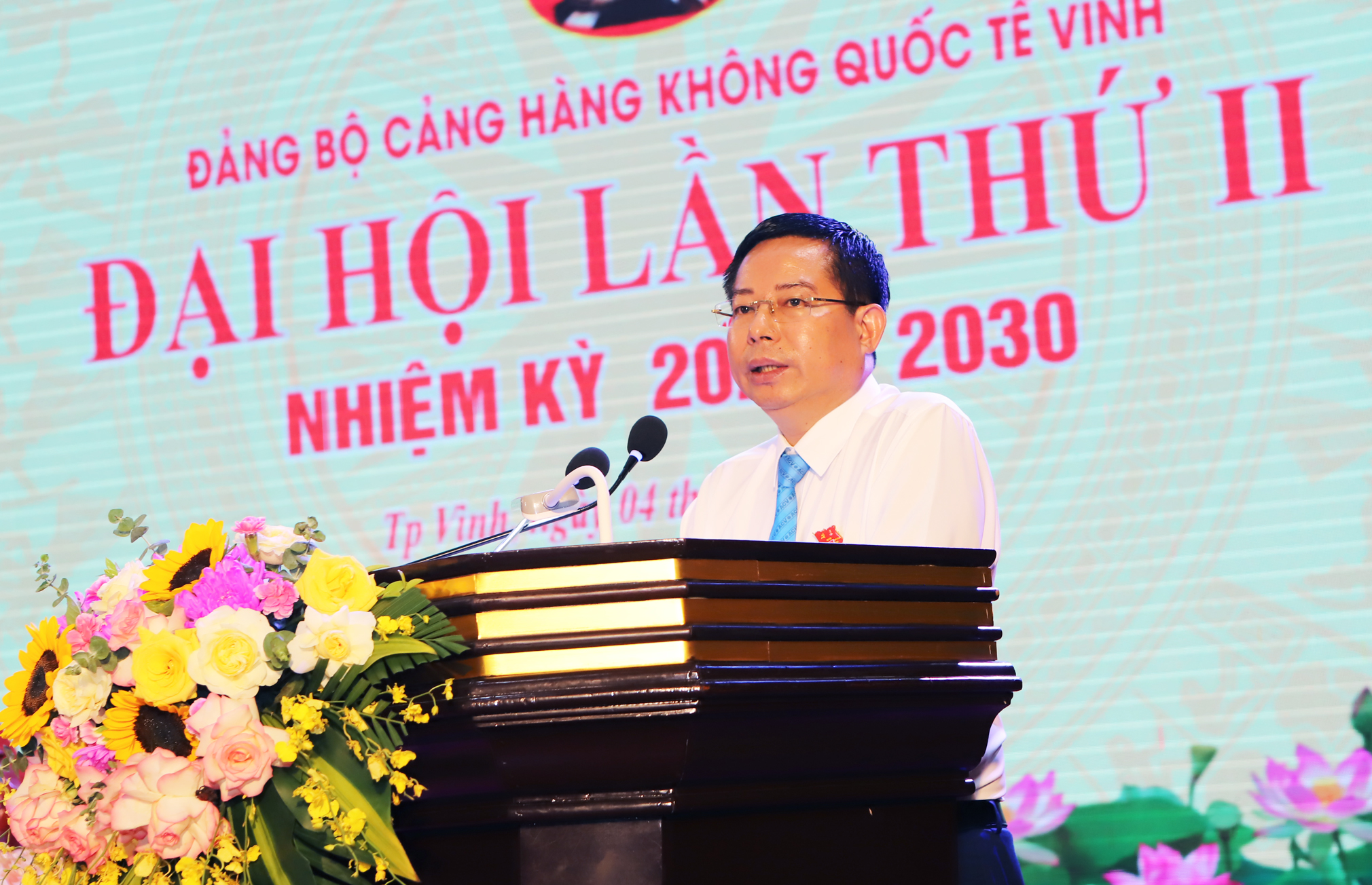 Dấu ấn Đảng bộ Cảng hàng không quốc tế Vinh qua mỗi chuyến bay an toàn- Ảnh 4. Dấu ấn Đảng bộ Cảng hàng không quốc tế Vinh qua mỗi chuyến bay an toàn- Ảnh 4.