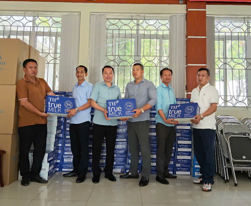 Chống nắng cho công nhân xây dựng từ những việc nhỏ nhưng thiết thực- Ảnh 3. Chống nắng cho công nhân xây dựng từ những việc nhỏ nhưng thiết thực- Ảnh 3.