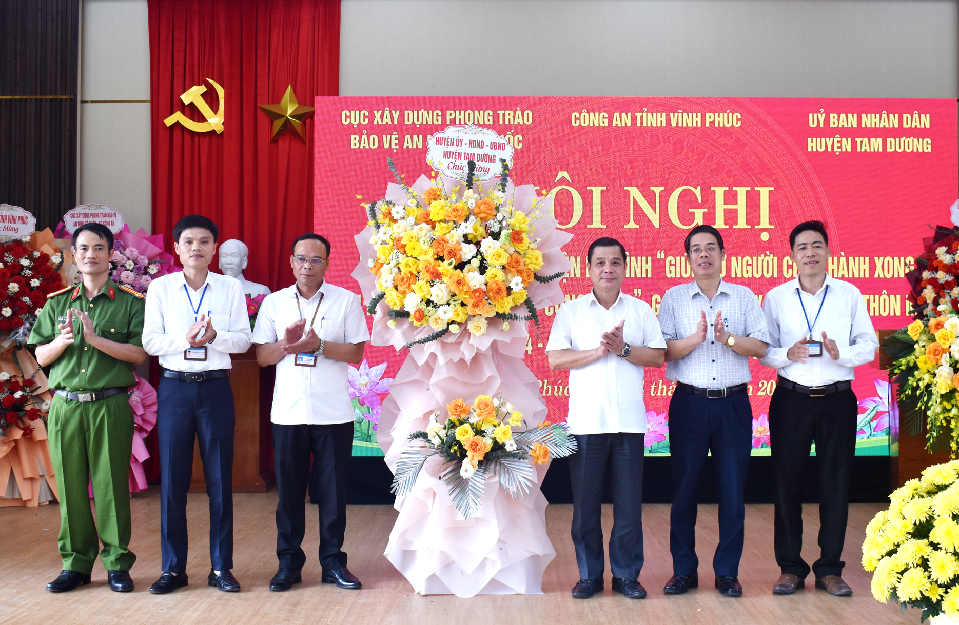 Tam Dương tổng kết mô hình giúp đỡ người chấp hành xong án phạt tù tái hoà nhập cộng đồng- Ảnh 2. Tam Dương tổng kết mô hình giúp đỡ người chấp hành xong án phạt tù tái hoà nhập cộng đồng- Ảnh 2.