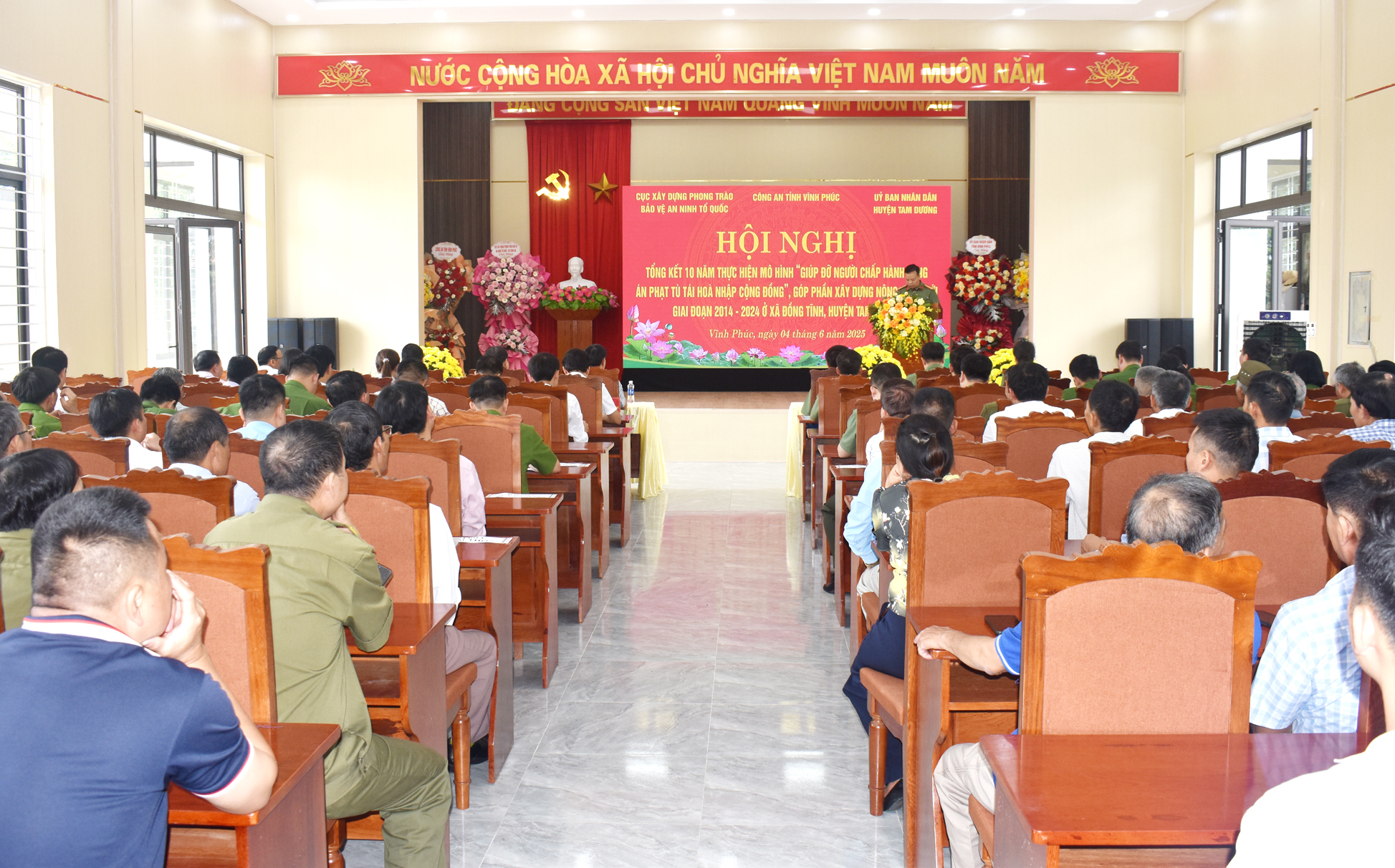 Tam Dương tổng kết mô hình giúp đỡ người chấp hành xong án phạt tù tái hoà nhập cộng đồng- Ảnh 1. Tam Dương tổng kết mô hình giúp đỡ người chấp hành xong án phạt tù tái hoà nhập cộng đồng- Ảnh 1.