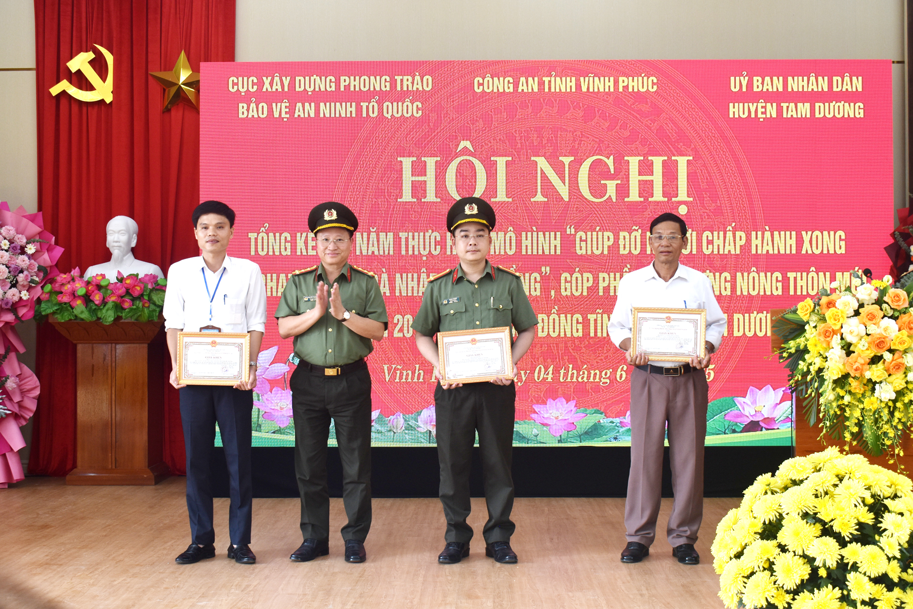 Tam Dương tổng kết mô hình giúp đỡ người chấp hành xong án phạt tù tái hoà nhập cộng đồng- Ảnh 3. Tam Dương tổng kết mô hình giúp đỡ người chấp hành xong án phạt tù tái hoà nhập cộng đồng- Ảnh 3.