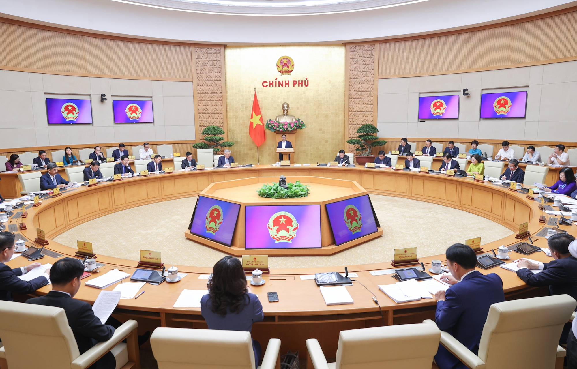 Thủ tướng: Giải quyết và trả lời rõ ràng đề xuất, kiến nghị của địa phương, doanh nghiệp- Ảnh 3.
