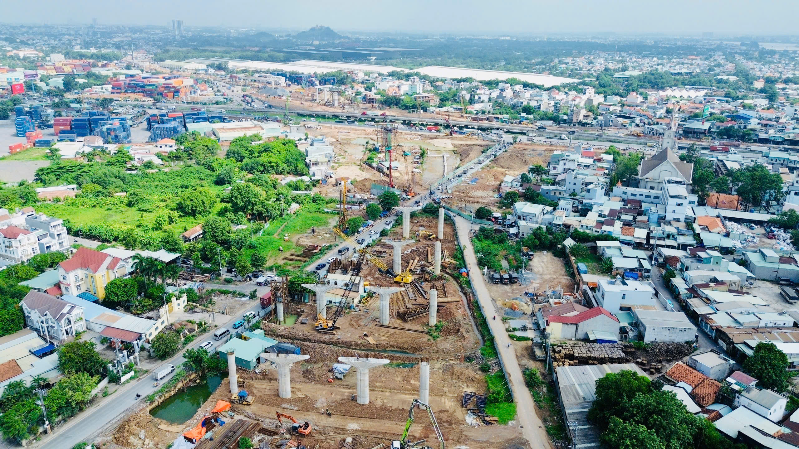 TP.HCM - Bình Dương sau sáp nhập: Cần đột phá hạ tầng giao thông liên vùng- Ảnh 5. TP.HCM - Bình Dương sau sáp nhập: Cần đột phá hạ tầng giao thông liên vùng- Ảnh 5.