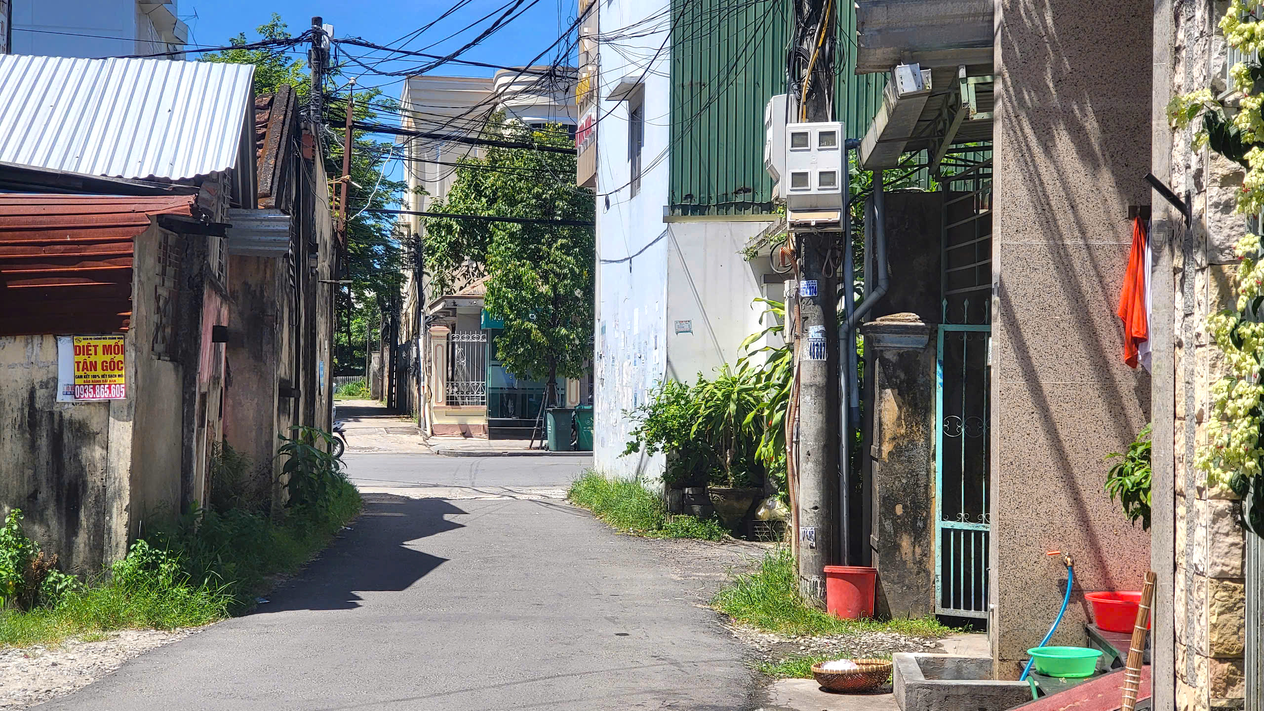 Quảng Ngãi: Thông mặt bằng, hoàn thiện tuyến đường làm gần chục năm vẫn chưa xong- Ảnh 3. Quảng Ngãi: Thông mặt bằng, hoàn thiện tuyến đường làm gần chục năm vẫn chưa xong- Ảnh 3.