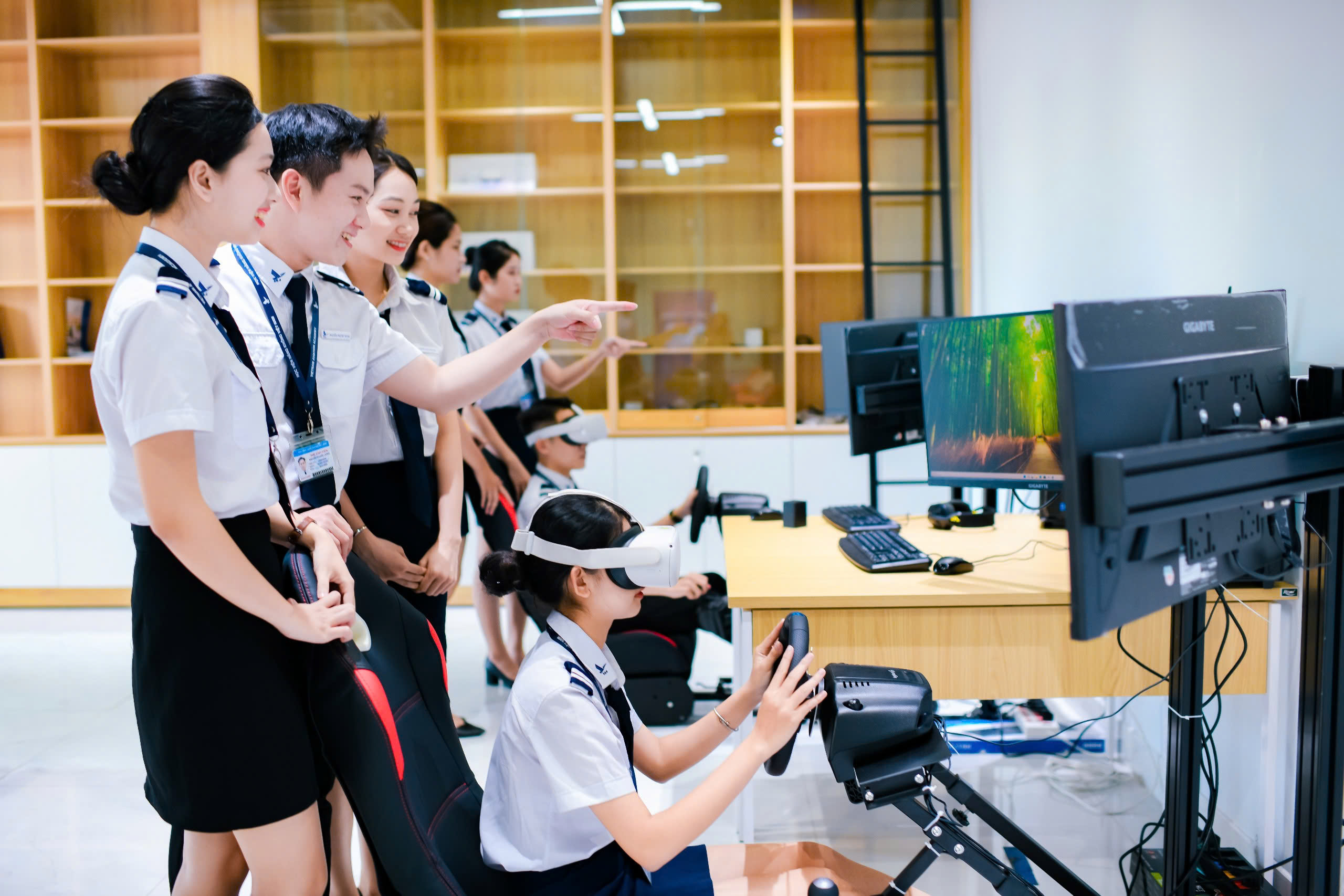 Học viện Hàng không Việt Nam công bố tổ hợp xét tuyển linh hoạt, tăng cơ hội trúng tuyển- Ảnh 1.
