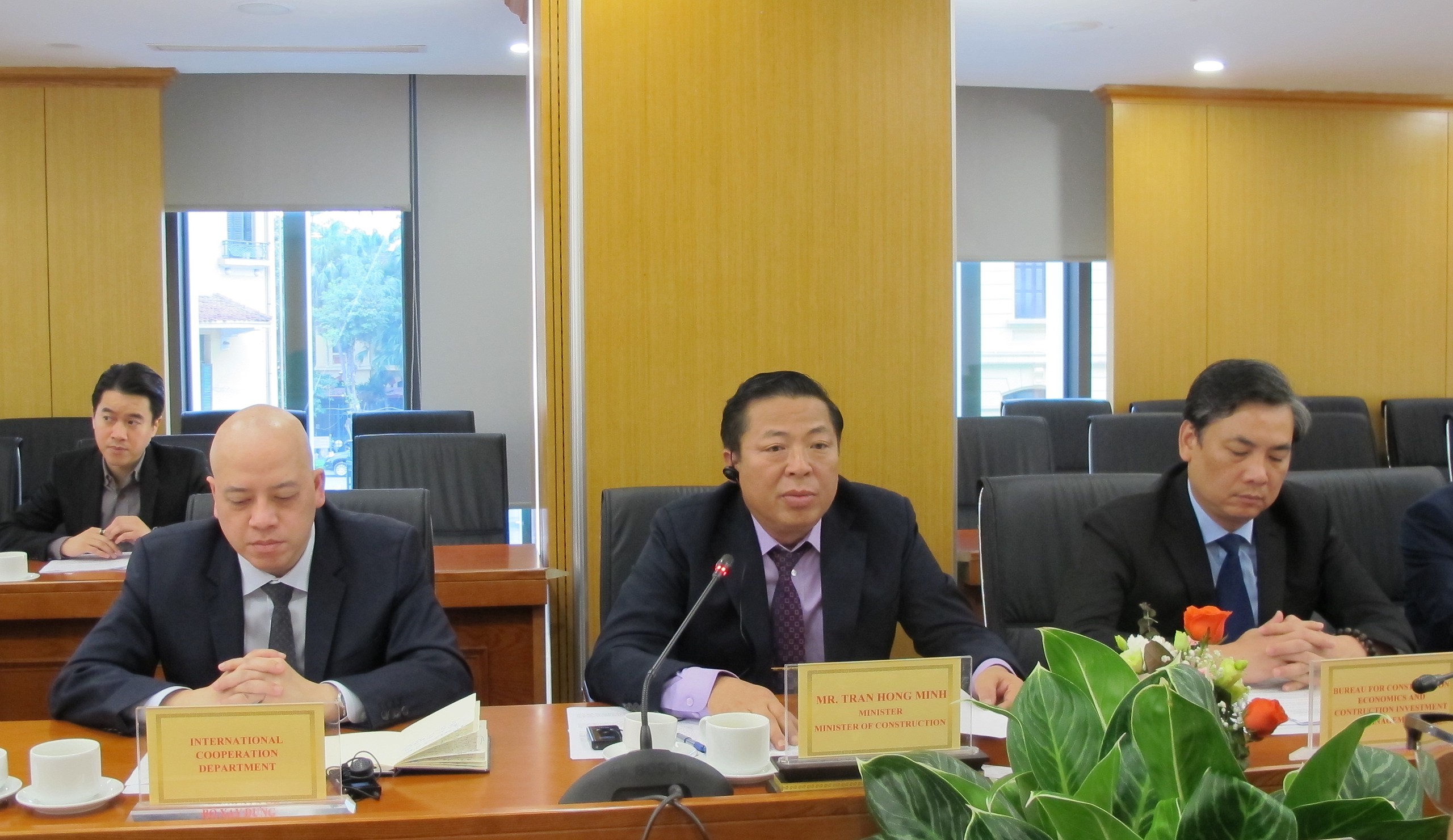 ADB mong muốn tiếp tục hỗ trợ tài chính các dự án hạ tầng giao thông lớn- Ảnh 2. ADB mong muốn tiếp tục hỗ trợ tài chính các dự án hạ tầng giao thông lớn- Ảnh 2.