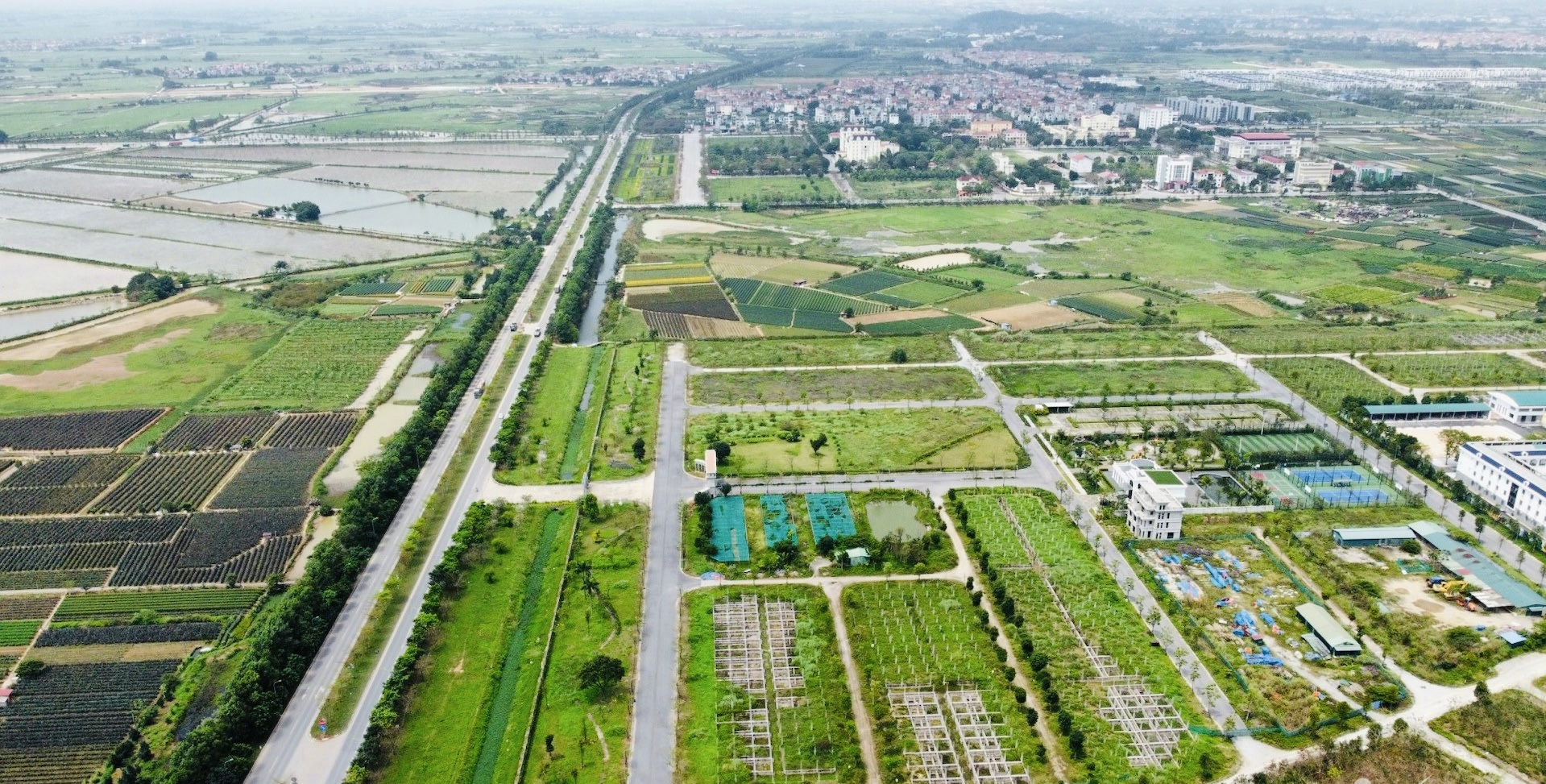 Hà Nội điều chỉnh giao đất thực hiện dự án xây dựng nhà ở sinh thái tại huyện Mê Linh- Ảnh 1. Hà Nội điều chỉnh giao đất thực hiện dự án xây dựng nhà ở sinh thái tại huyện Mê Linh- Ảnh 1.