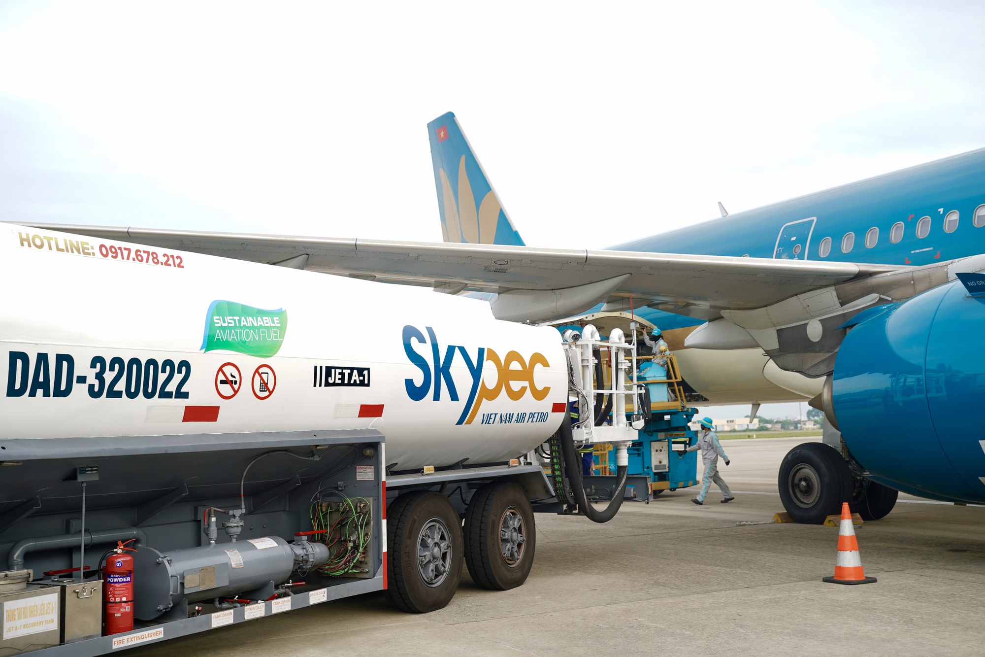 Vietnam Airlines dẫn đầu xu hướng hàng không xanh với nhiên liệu SAF- Ảnh 1. Vietnam Airlines dẫn đầu xu hướng hàng không xanh với nhiên liệu SAF- Ảnh 1.