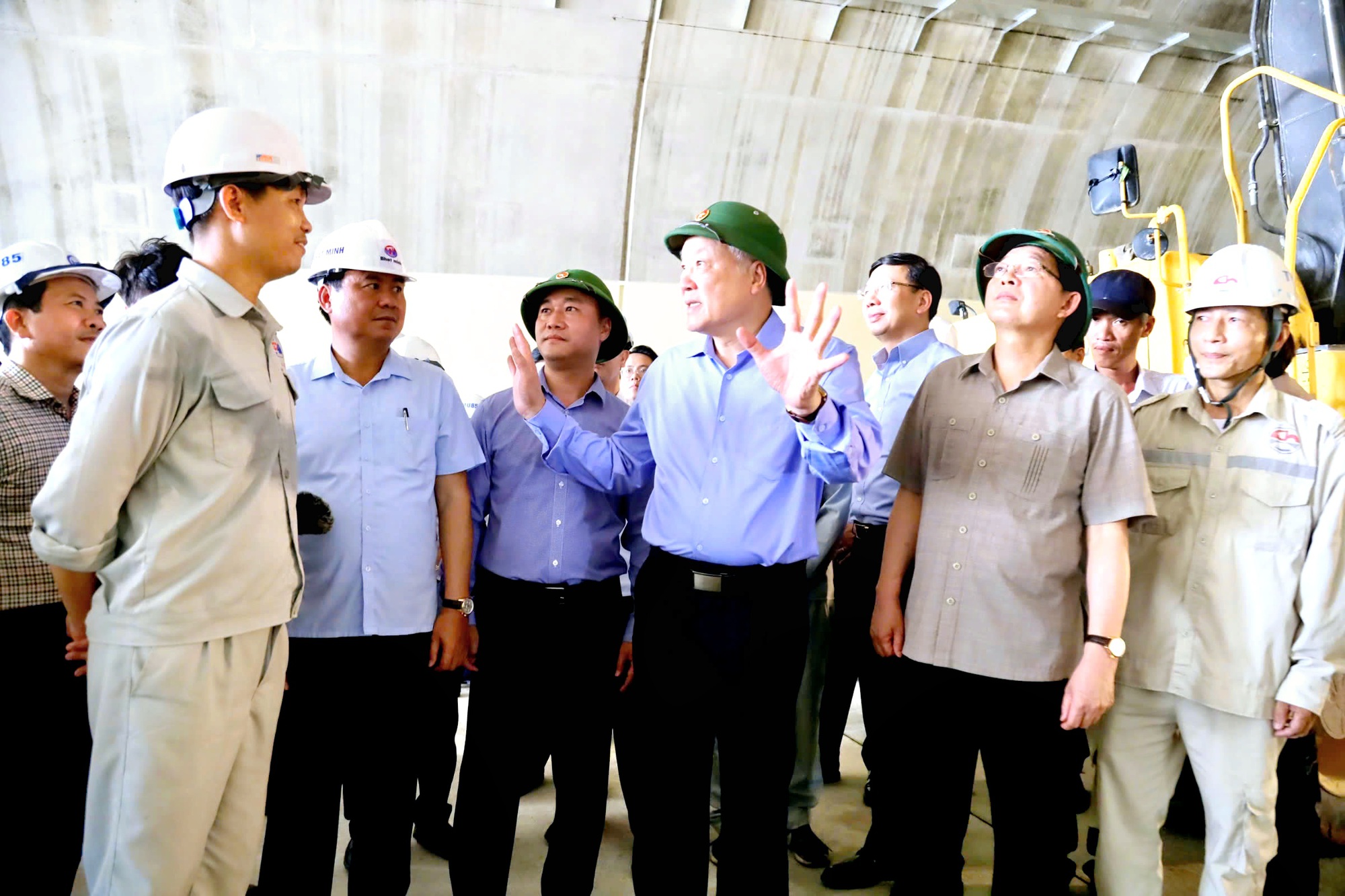 Phó Thủ tướng Thường trực: Nỗ lực thông xe các cao tốc qua miền Trung trước 19/8- Ảnh 2. Phó Thủ tướng Thường trực: Nỗ lực thông xe các cao tốc qua miền Trung trước 19/8- Ảnh 2.