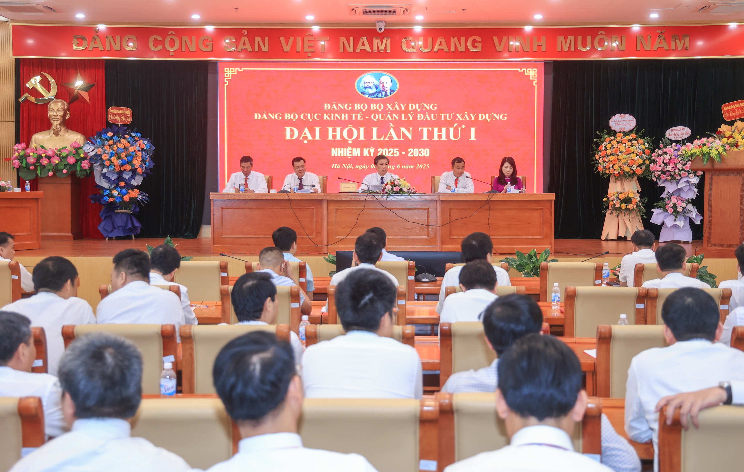 Nhiều mục tiêu lớn trong nhiệm kỳ mới của Đảng bộ Cục Kinh tế - Quản lý đầu tư xây dựng- Ảnh 2.