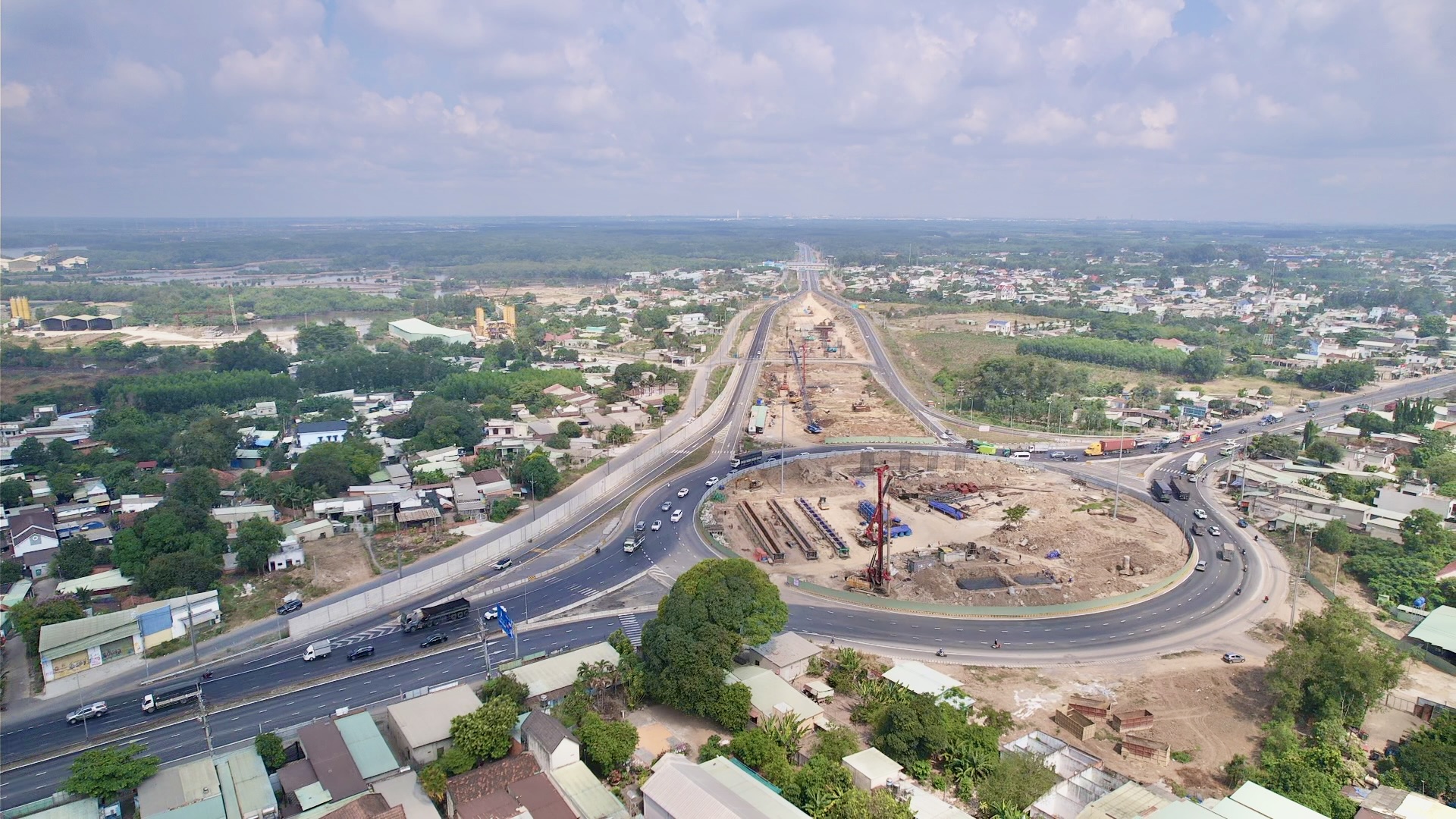 Gỡ vướng mặt bằng, đẩy nhanh tiến độ cầu nối hai cao tốc qua Đồng Nai- Ảnh 8. Gỡ vướng mặt bằng, đẩy nhanh tiến độ cầu nối hai cao tốc qua Đồng Nai- Ảnh 8.