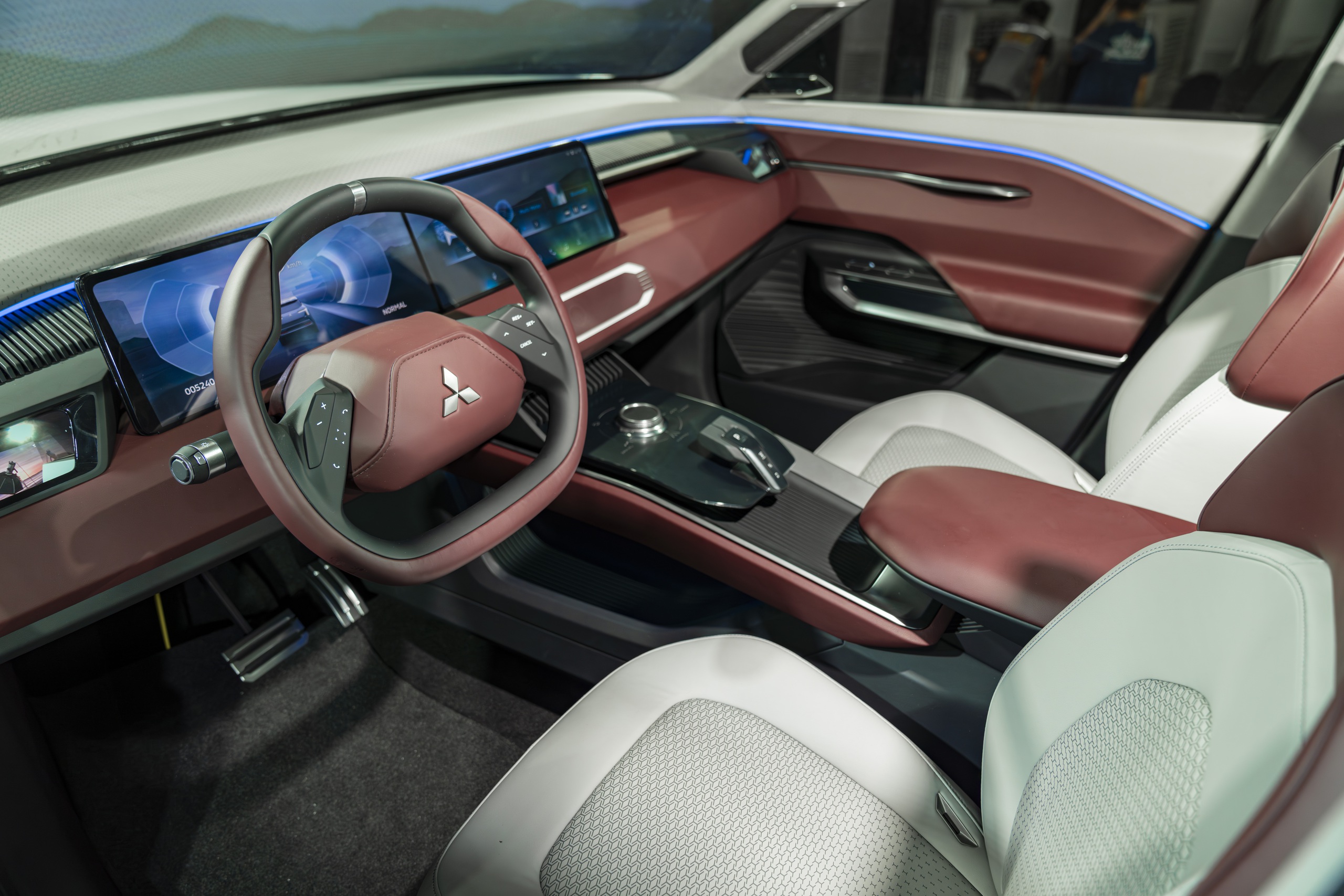 Mitsubishi DST Concept ra mắt, thêm lựa chọn SUV 7 chỗ cho khách Việt- Ảnh 6. Mitsubishi DST Concept ra mắt, thêm lựa chọn SUV 7 chỗ cho khách Việt- Ảnh 6.
