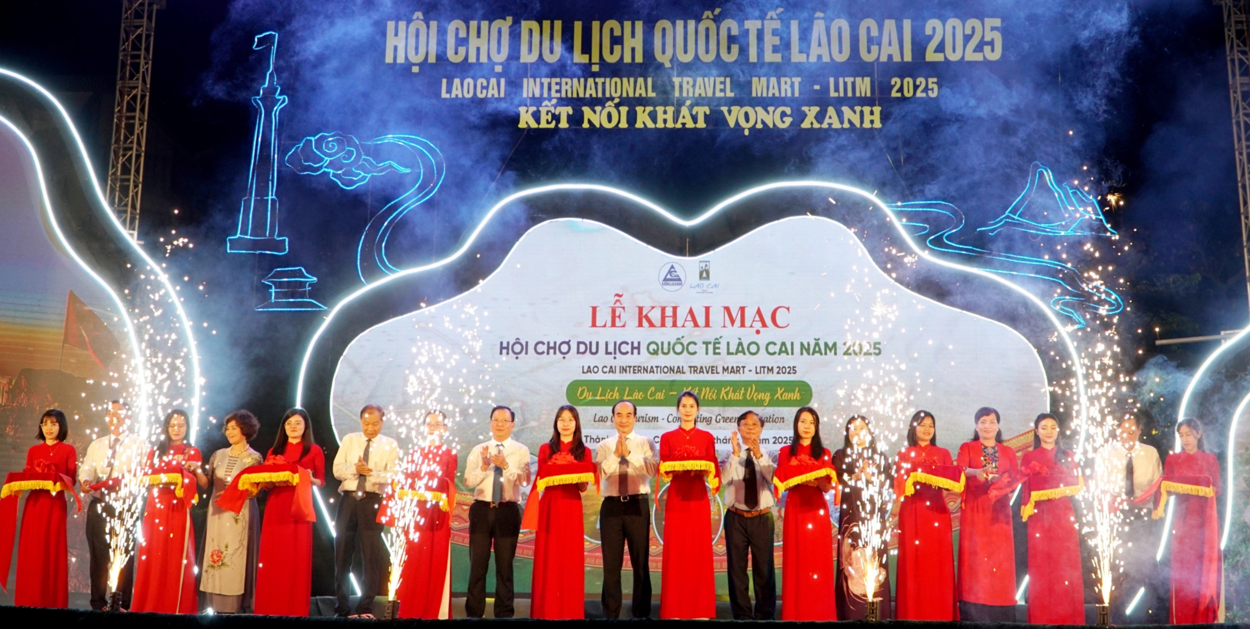 Lào Cai khai mạc Hội chợ Du lịch quốc tế năm 2025- Ảnh 1. Lào Cai khai mạc Hội chợ Du lịch quốc tế năm 2025- Ảnh 1.