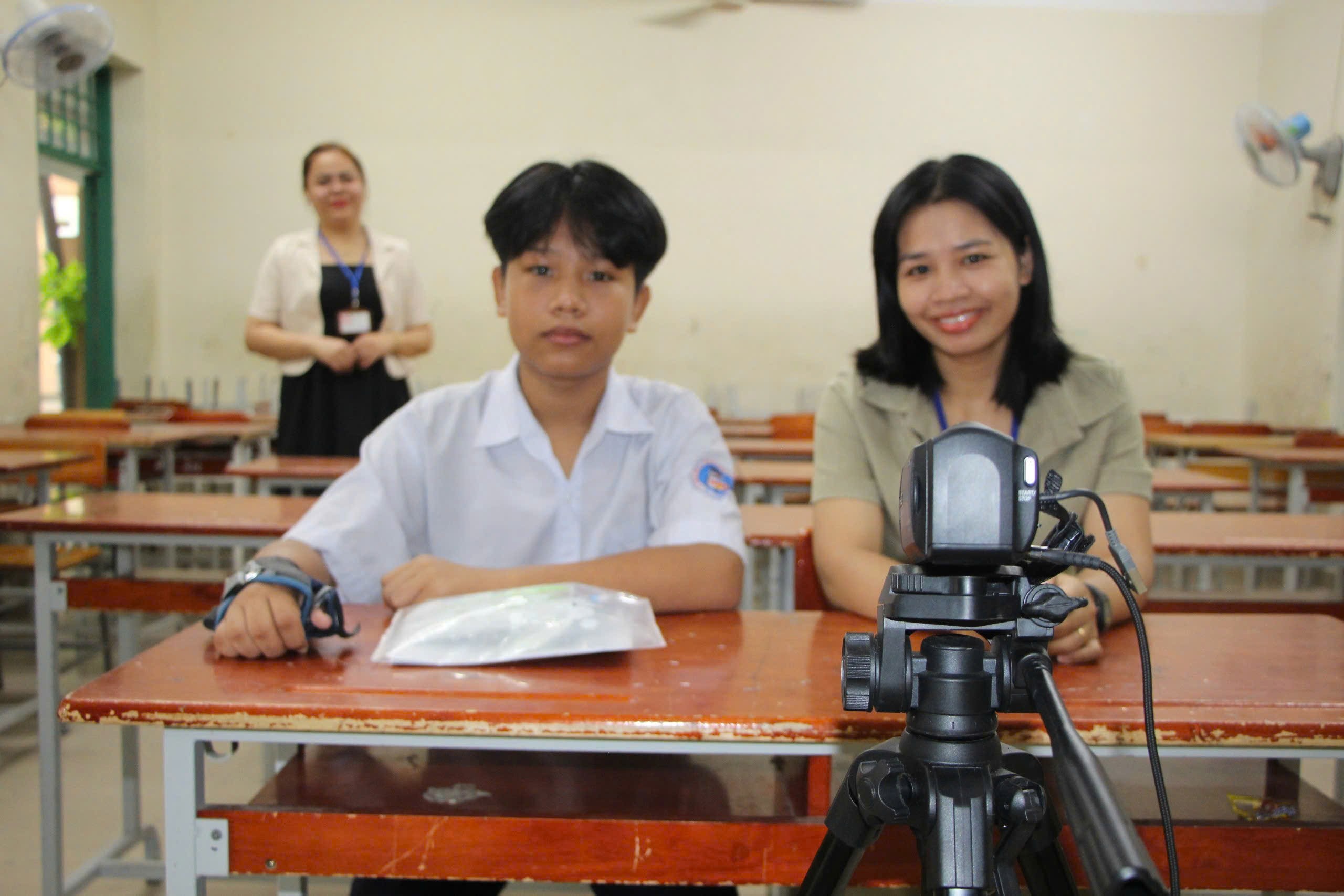 Những thí sinh đặc biệt trong kỳ thi tuyển sinh lớp 10- Ảnh 2. Những thí sinh đặc biệt trong kỳ thi tuyển sinh lớp 10- Ảnh 2.