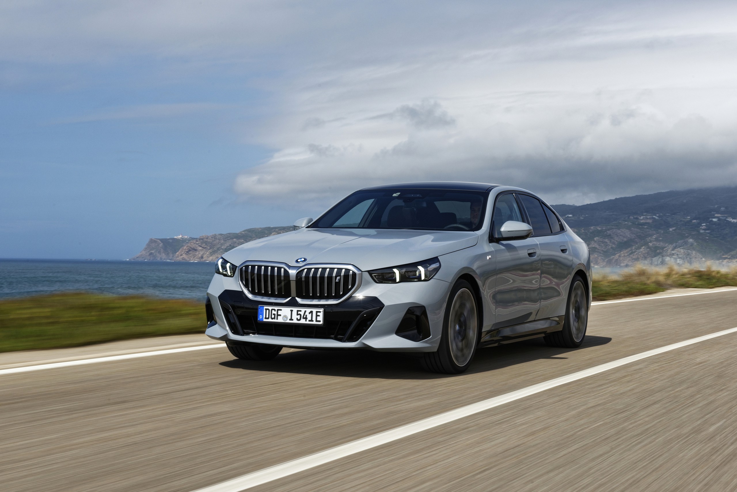 BMW ra mắt hai mẫu xe sang mới tại Việt Nam- Ảnh 5. BMW ra mắt hai mẫu xe sang mới tại Việt Nam- Ảnh 5.