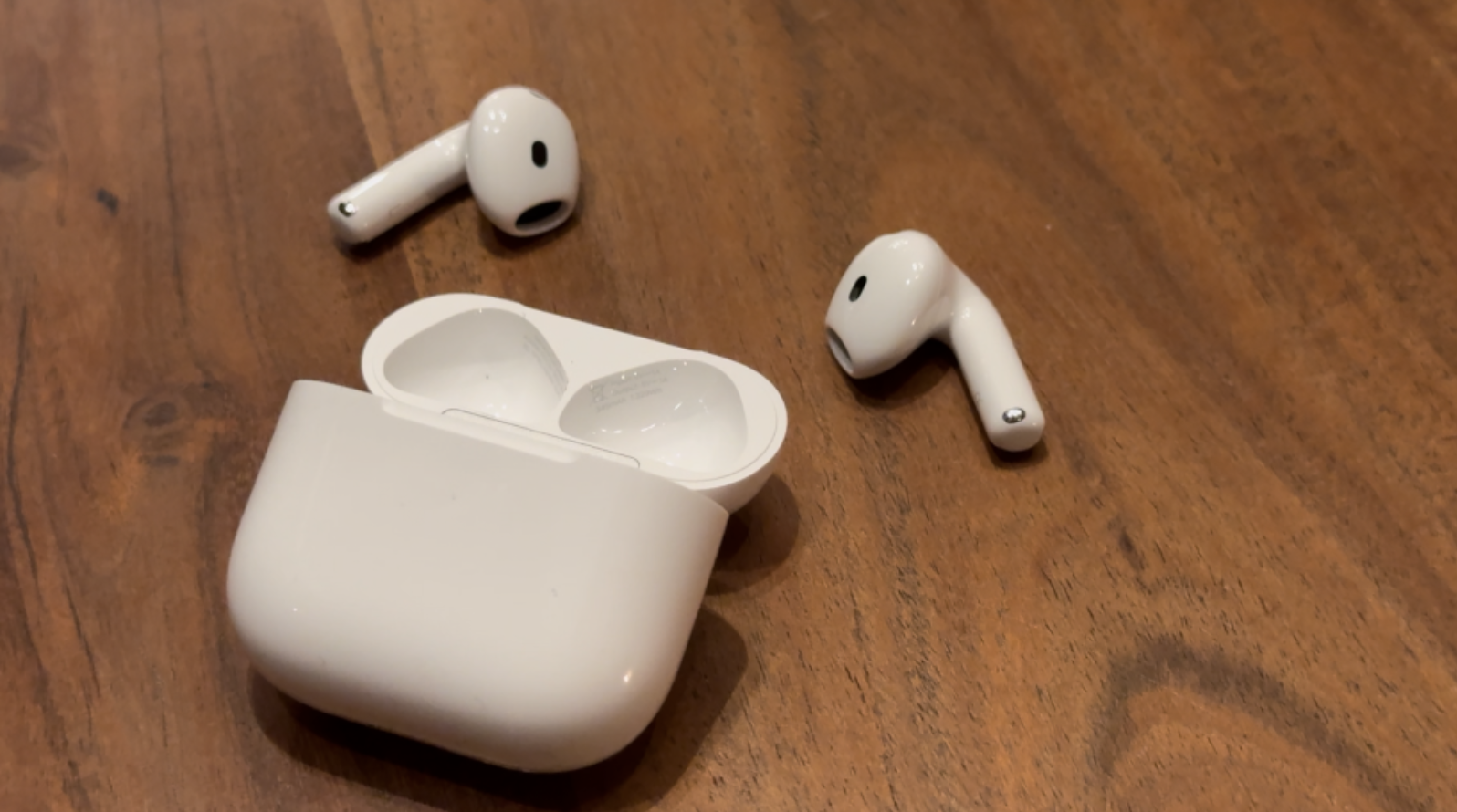 AirPods sắp nâng cấp toàn diện: Từ tai nghe thông thường đến trợ lý cá nhân thông minh- Ảnh 1. AirPods sắp nâng cấp toàn diện: Từ tai nghe thông thường đến trợ lý cá nhân thông minh- Ảnh 1.