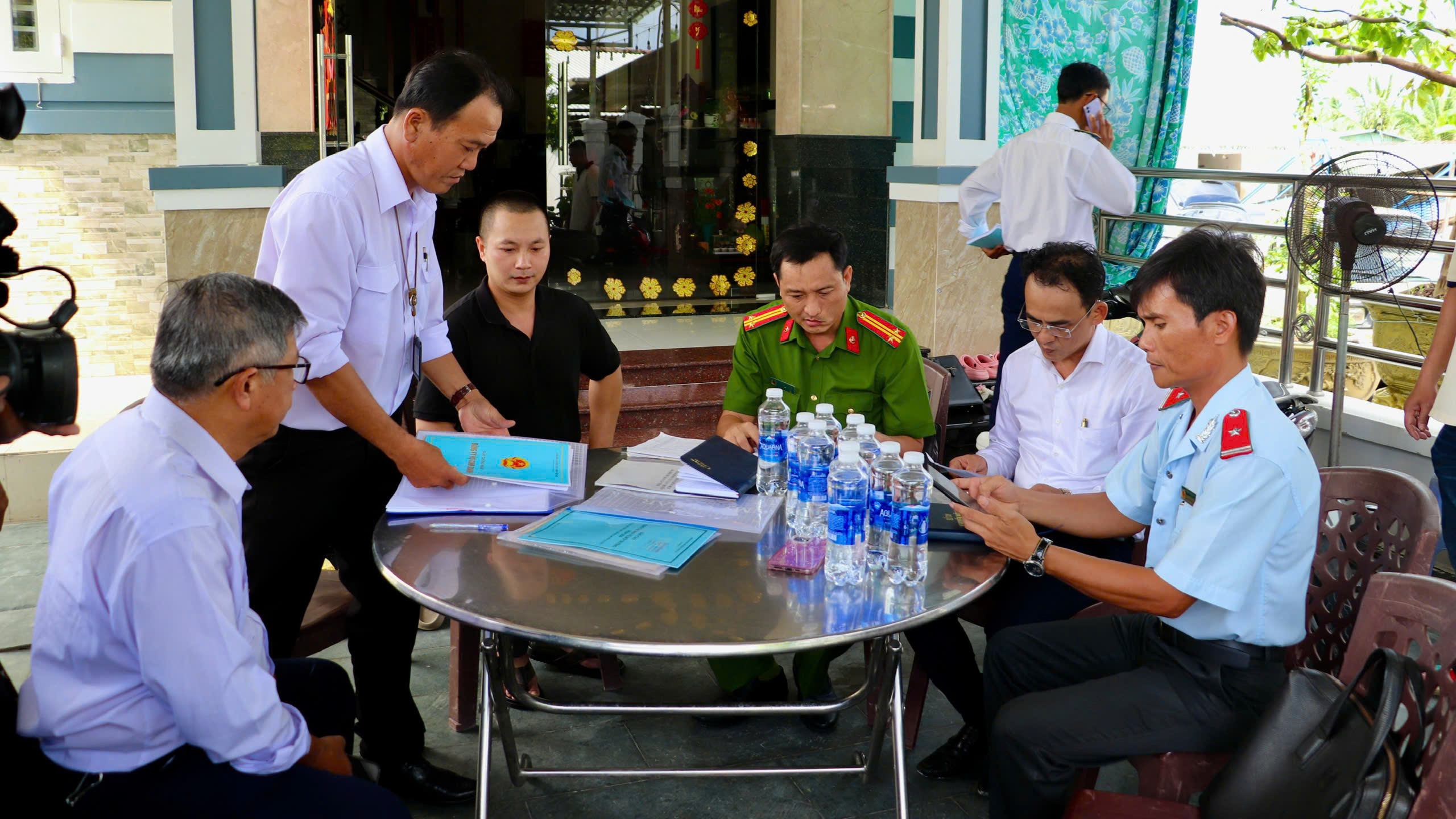 Hậu Giang: Sẽ xử lý nghiêm viên chức để xảy ra sai phạm trong kiểm soát giết mổ động vật- Ảnh 1. Hậu Giang: Sẽ xử lý nghiêm viên chức để xảy ra sai phạm trong kiểm soát giết mổ động vật- Ảnh 1.