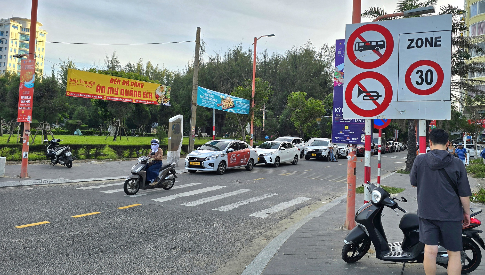 Khảo sát, đề xuất tuyến đường cho xe điện du lịch hoạt động tại Đà Nẵng- Ảnh 2. Khảo sát, đề xuất tuyến đường cho xe điện du lịch hoạt động tại Đà Nẵng- Ảnh 2.