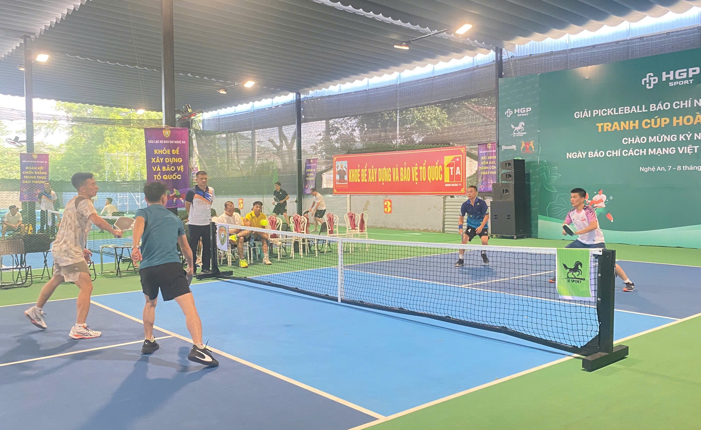 Các nhà báo Nghệ An, Hà Tĩnh tranh giải Pickleball mừng 100 năm Ngày Báo chí cách mạng- Ảnh 2. Các nhà báo Nghệ An, Hà Tĩnh tranh giải Pickleball mừng 100 năm Ngày Báo chí cách mạng- Ảnh 2.