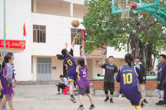 TP.HCM: Tìm lớp học bóng rổ cho con, người phụ nữ bị lừa gần 4 tỷ đồng- Ảnh 1.